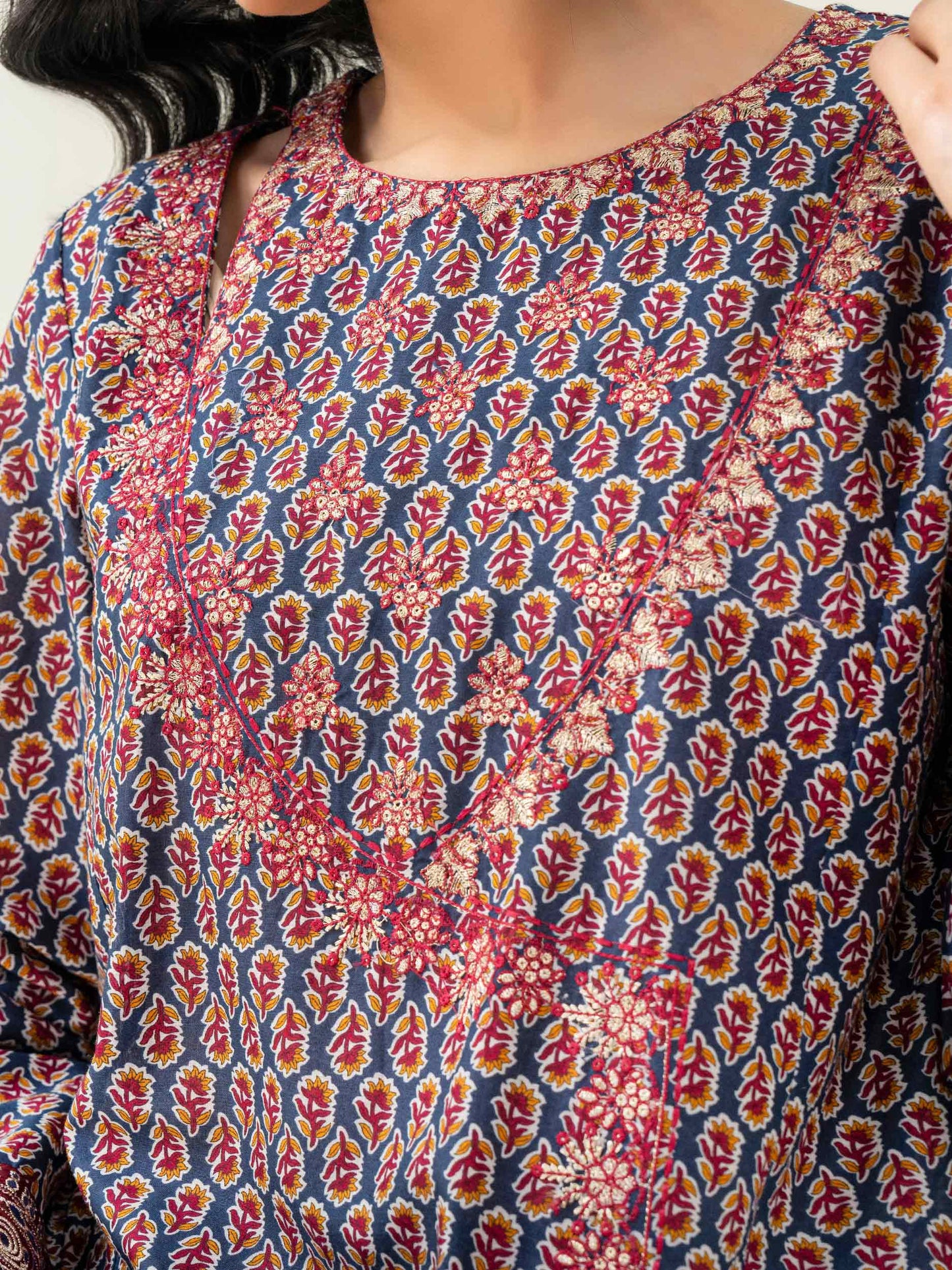 2 Piece Lawn Suit-Embroidered (Pret)