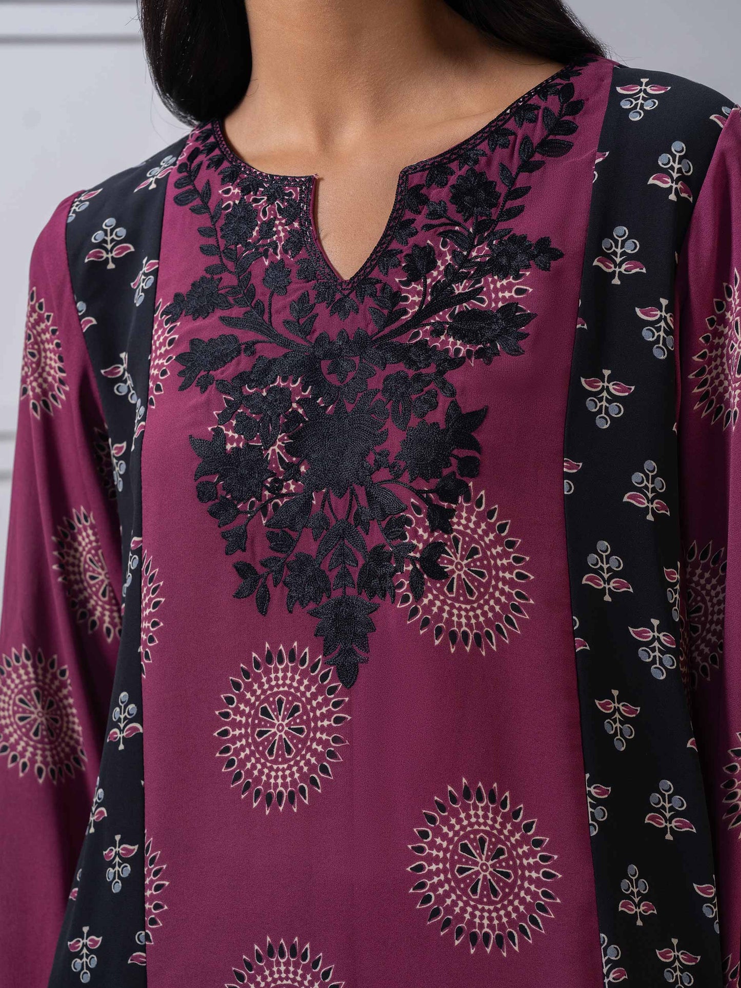 Grip Kurti-Embroidered (Pret)