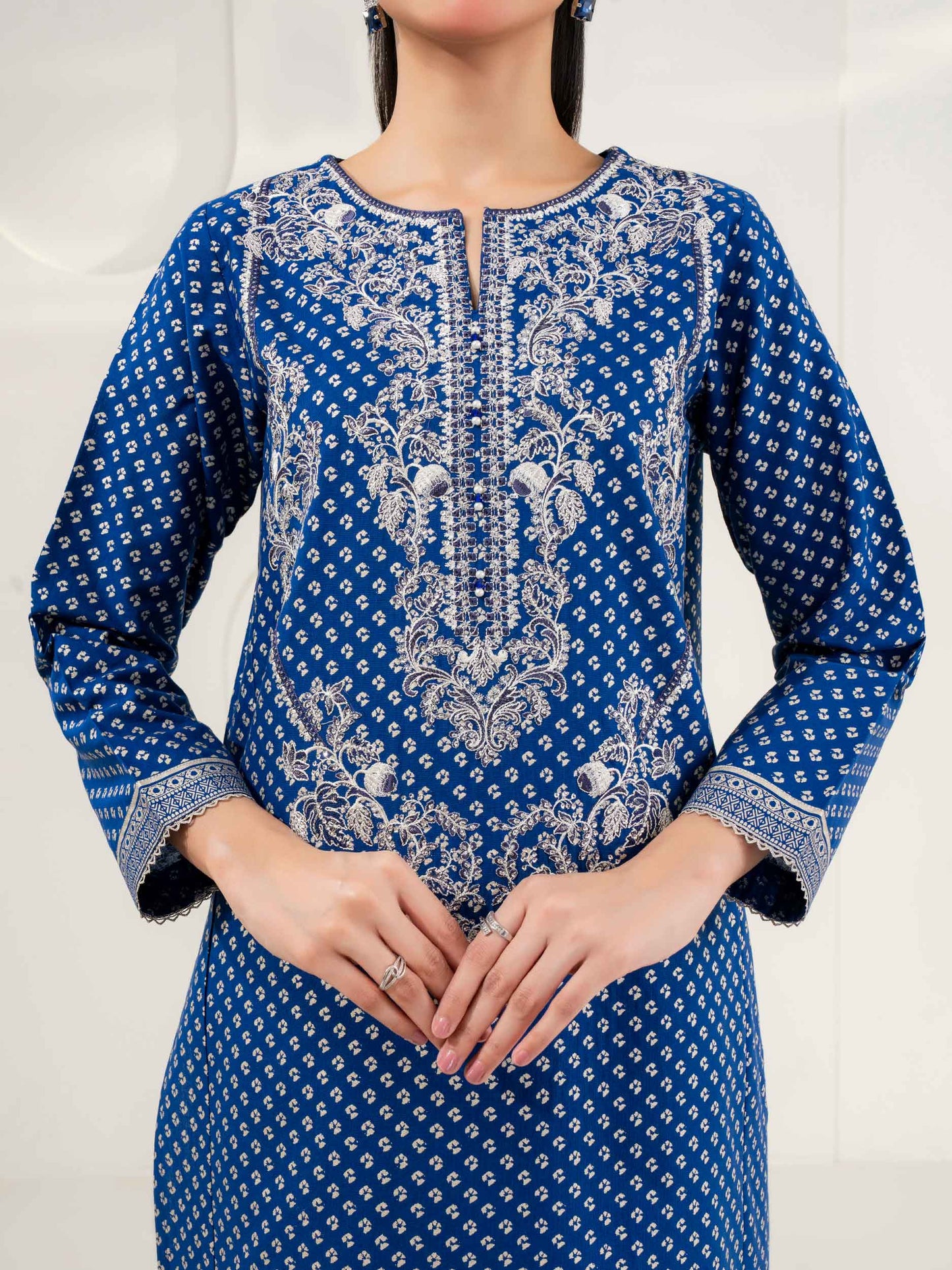 2 Piece Khaddar Suit-Embroidered (Pret)