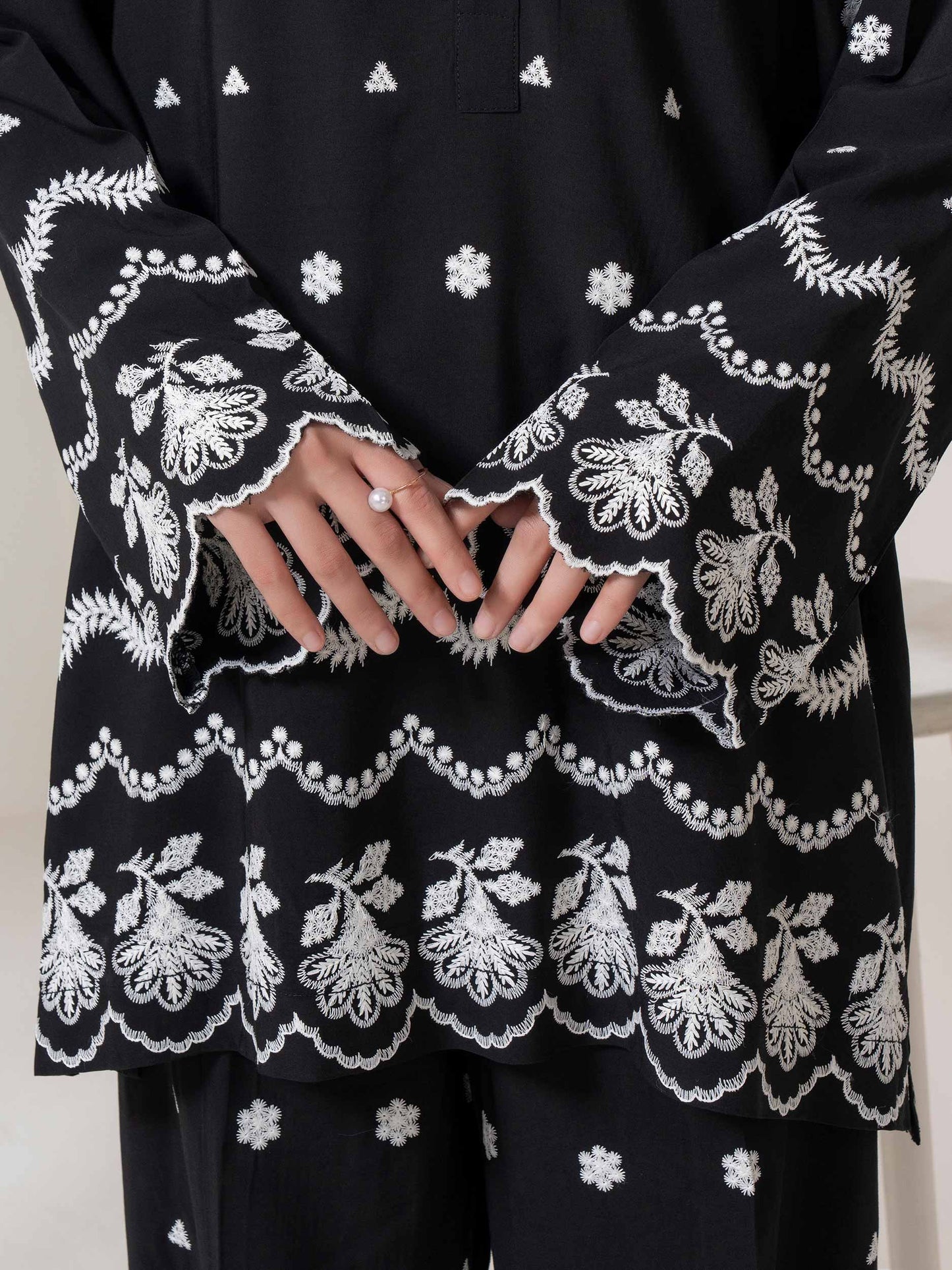 Linen Co-Ord-Embroidered (Pret)