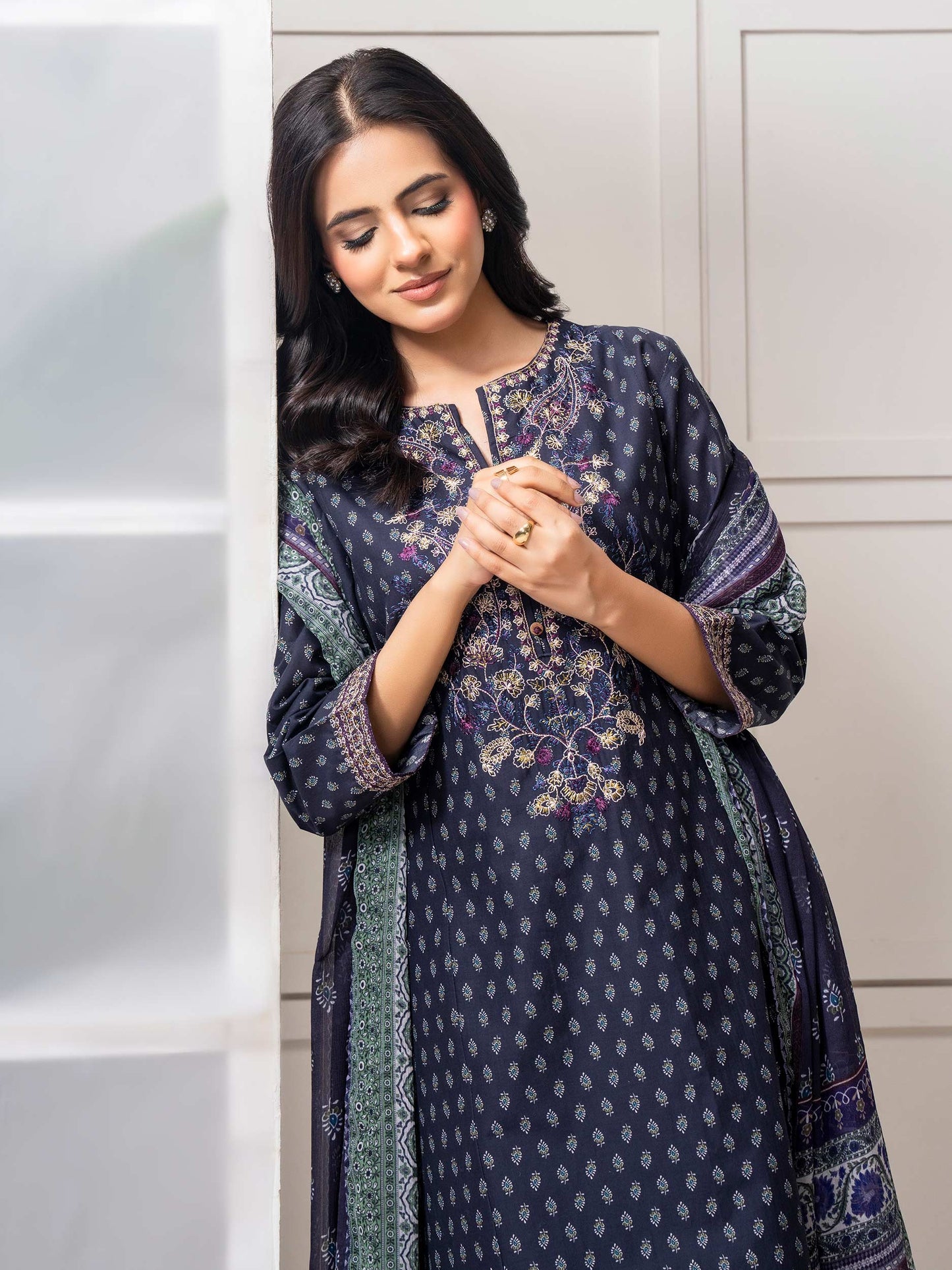 3 Piece Lawn Suit-Embroidered (Pret)