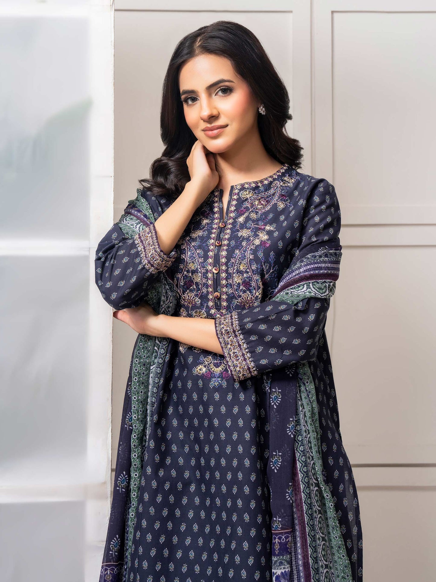 3 Piece Lawn Suit-Embroidered (Pret)