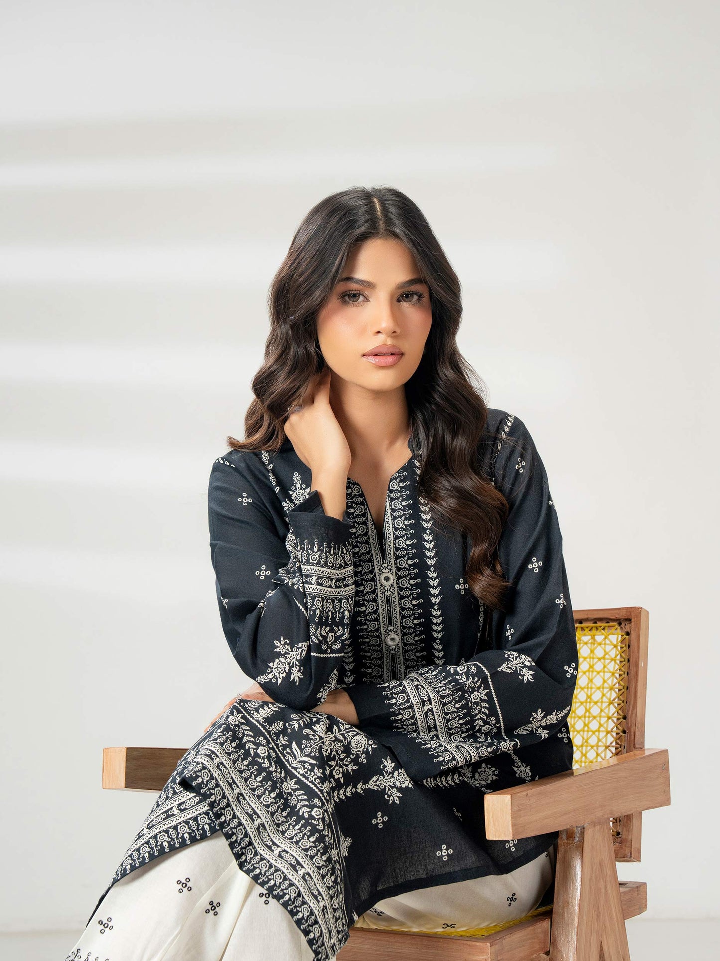 2 Piece Khaddar Suit-Printed (Pret)