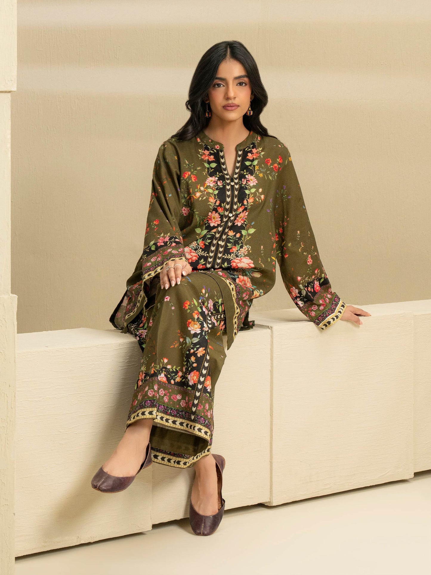 2 Piece Khaddar Suit-Printed (Pret)