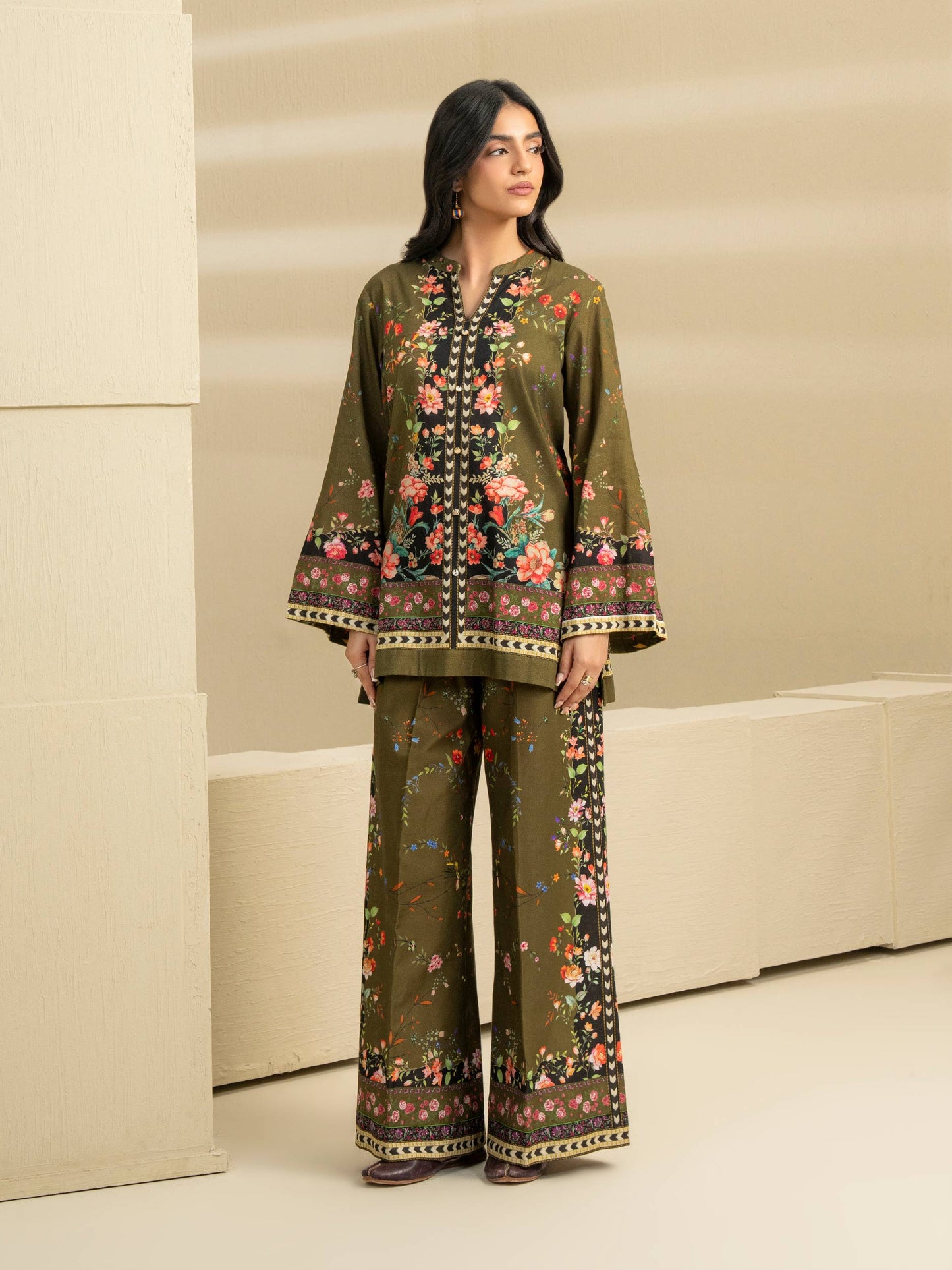 2 Piece Khaddar Suit-Printed (Pret)
