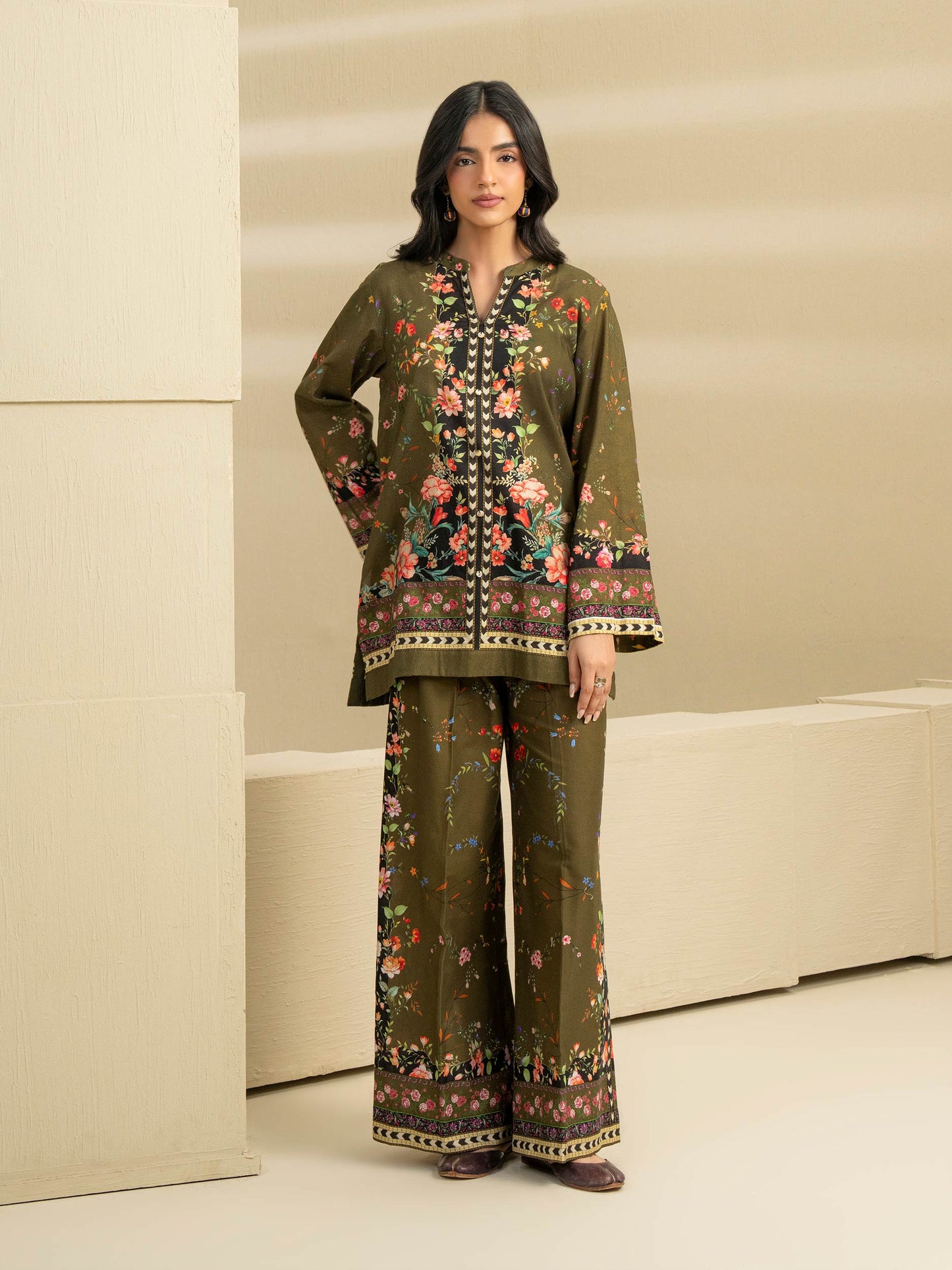 2 Piece Khaddar Suit-Printed (Pret)