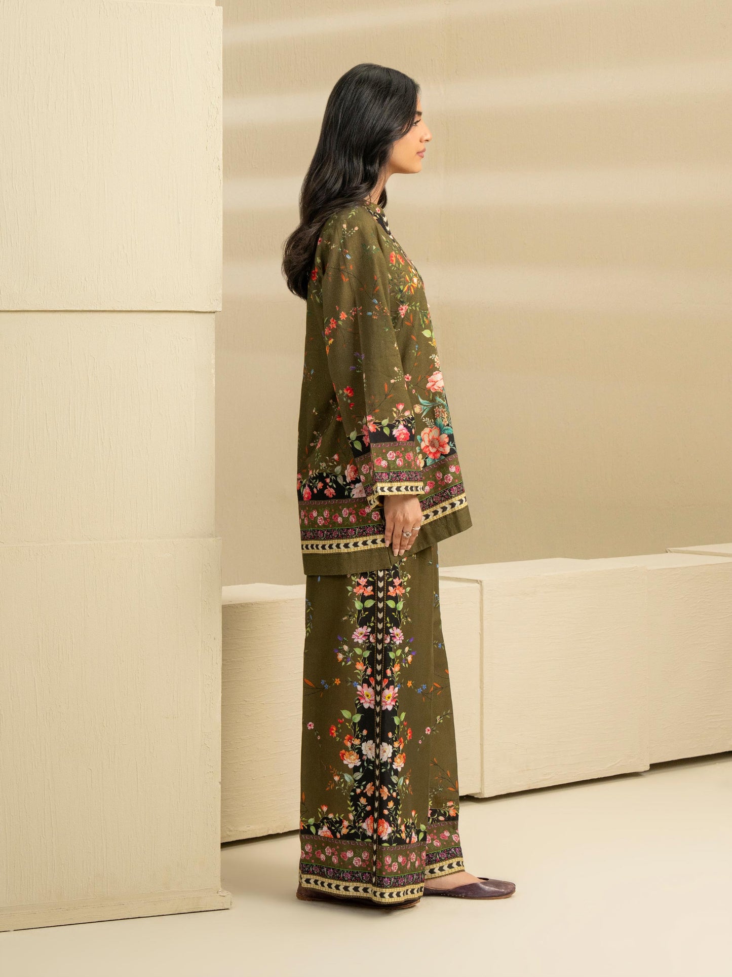 2 Piece Khaddar Suit-Printed (Pret)