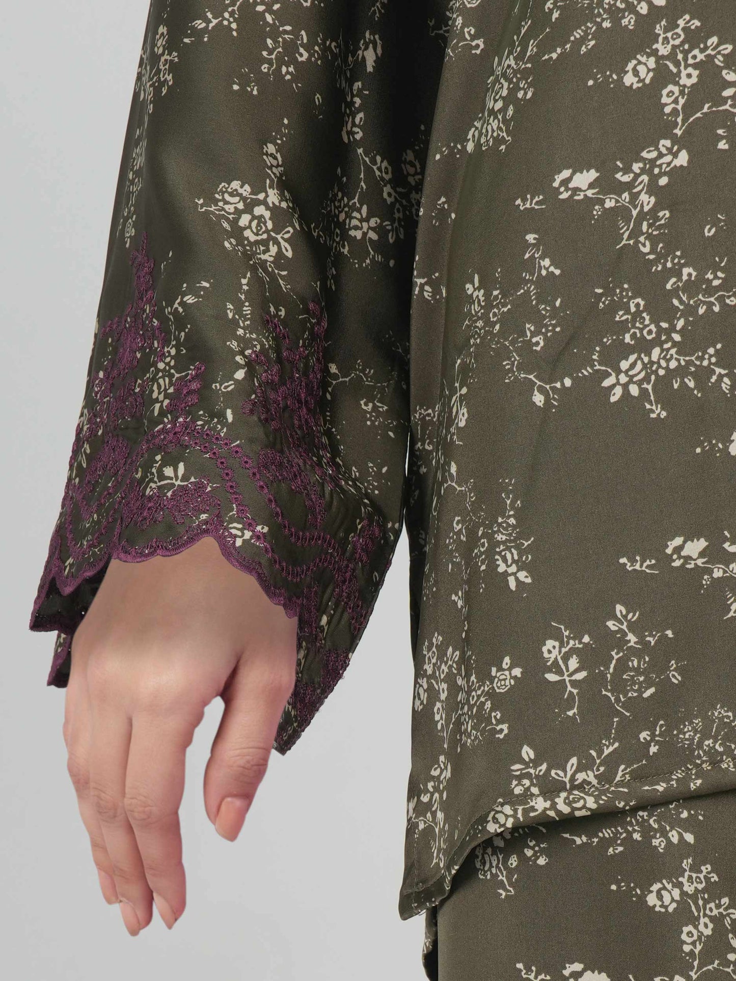 Silk Co-ord set- Embroidered