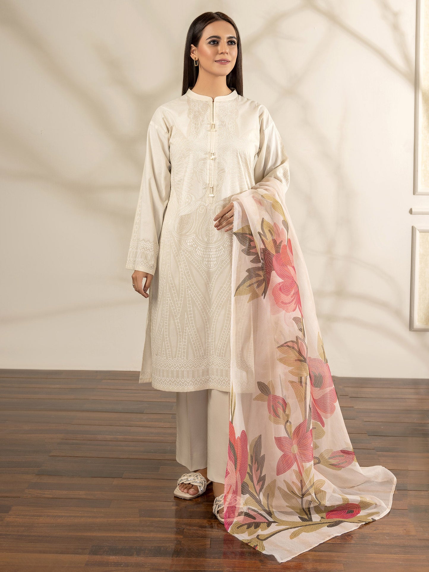 3 Piece Lawn Suit-Emboss Print (Pret)