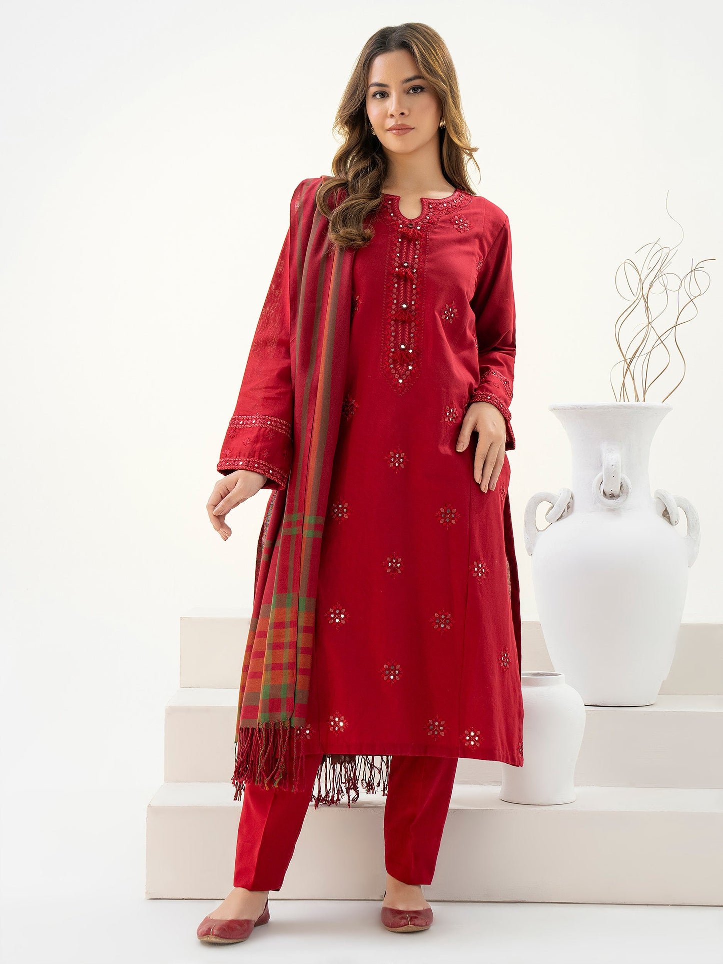 3 Piece Khaddar Suit-Embroidered (Pret)