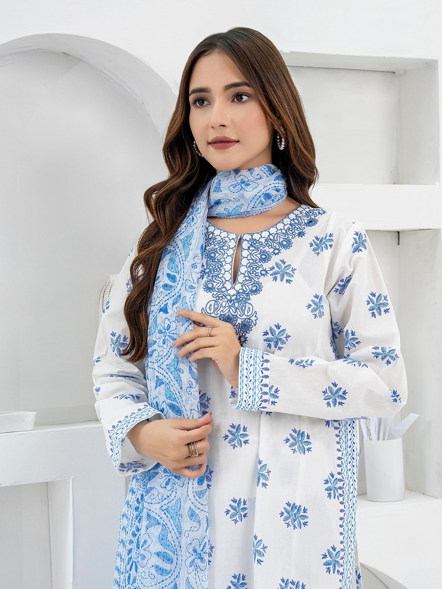 3 Piece Lawn Suit-Embroidered (Pret)
