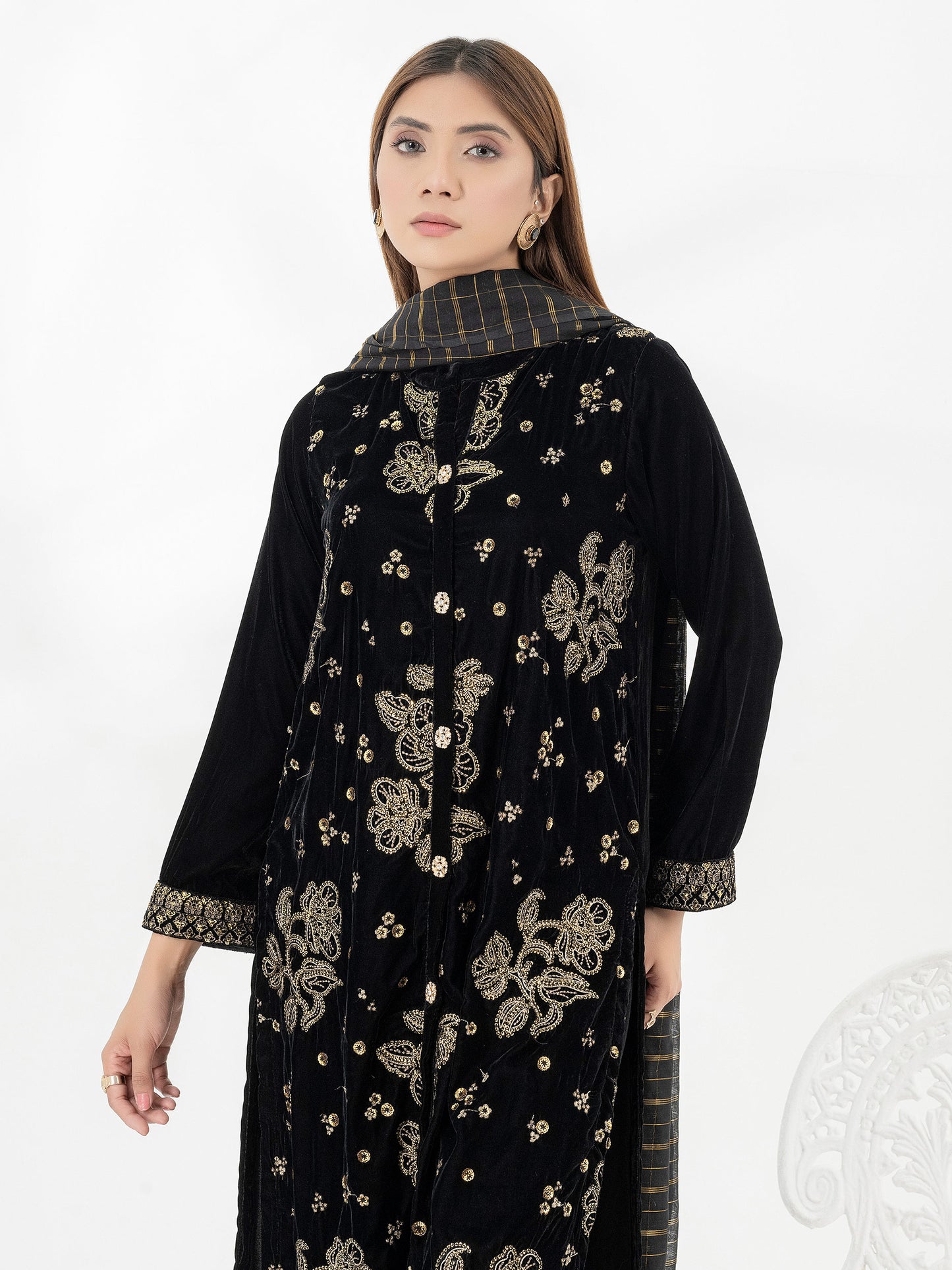 3 Piece Velvet Suit-Embroidered (Pret)