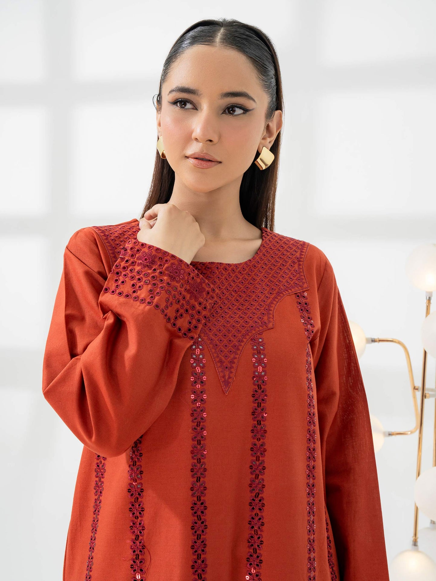 2 Piece Khaddar Suit-Embroidered (Pret)