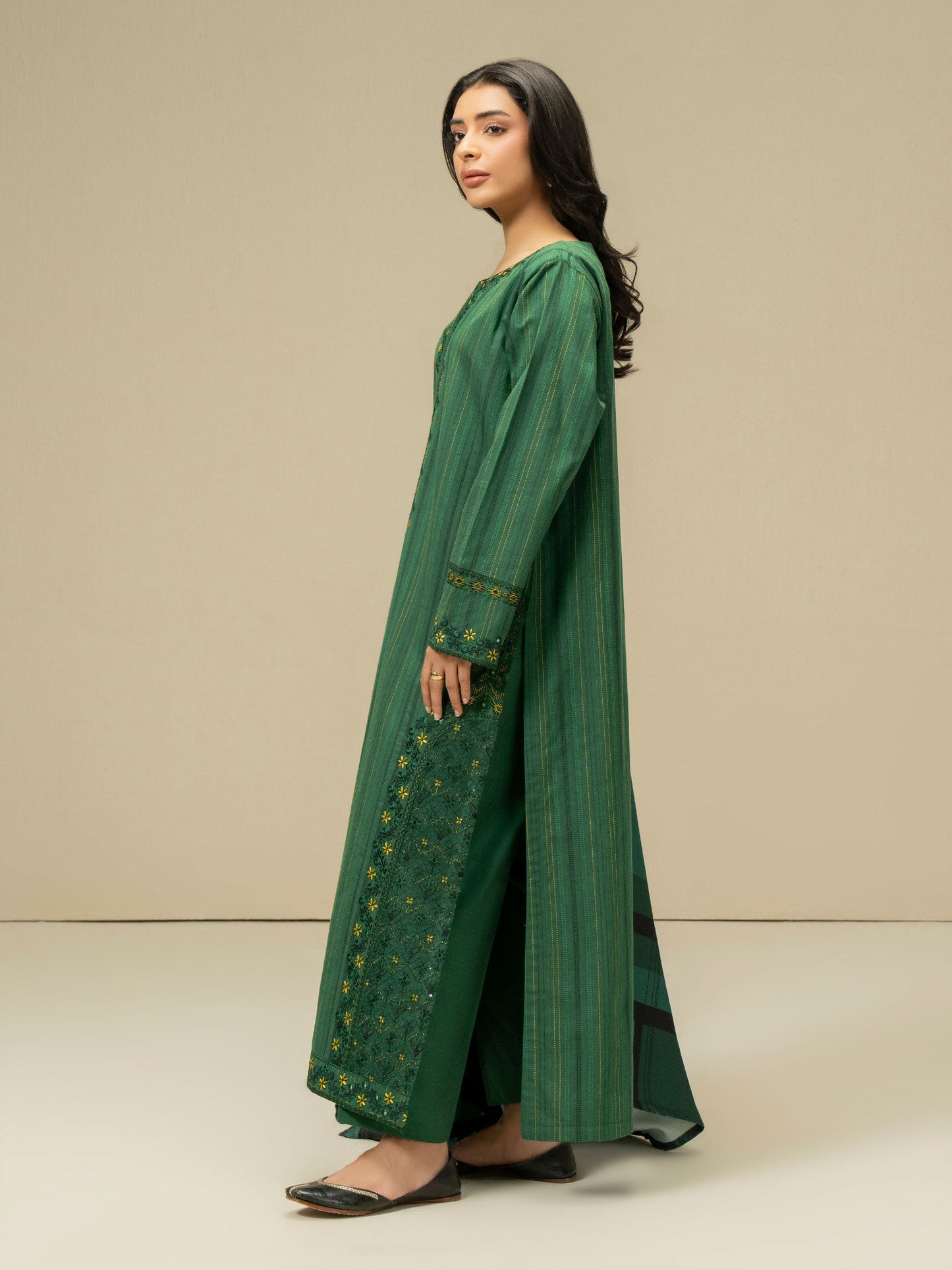 3 Piece Yarn Dyed Suit-Embroidered (Pret)