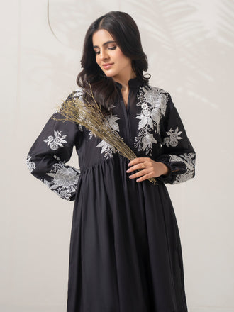 lawn-frock-embroidered-(pret)