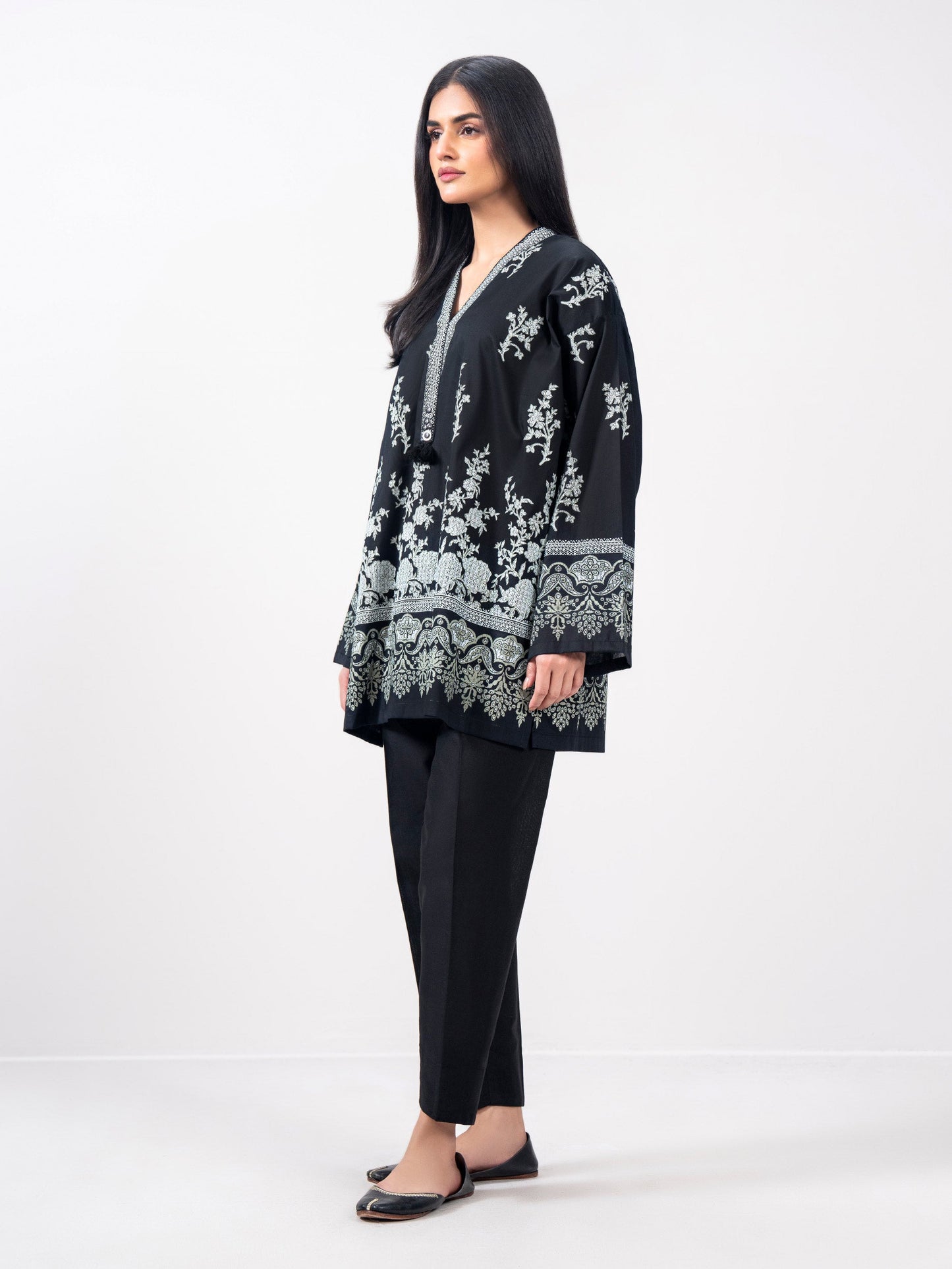 Cambric Kurti (Pret)