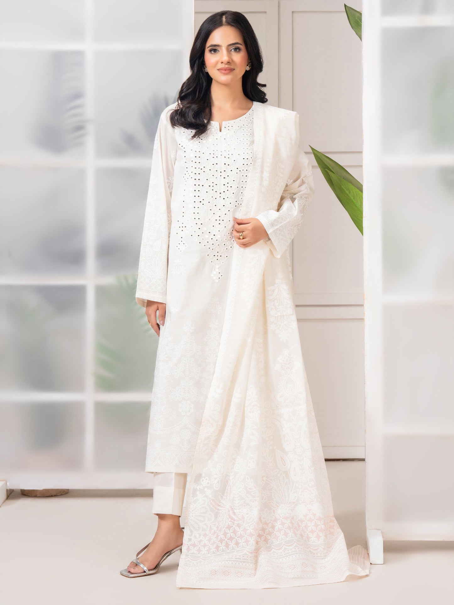 3 Piece Lawn Suit-Embroidered (Pret)