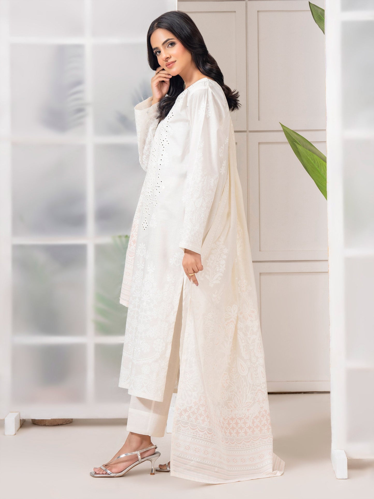 3 Piece Lawn Suit-Embroidered (Pret)