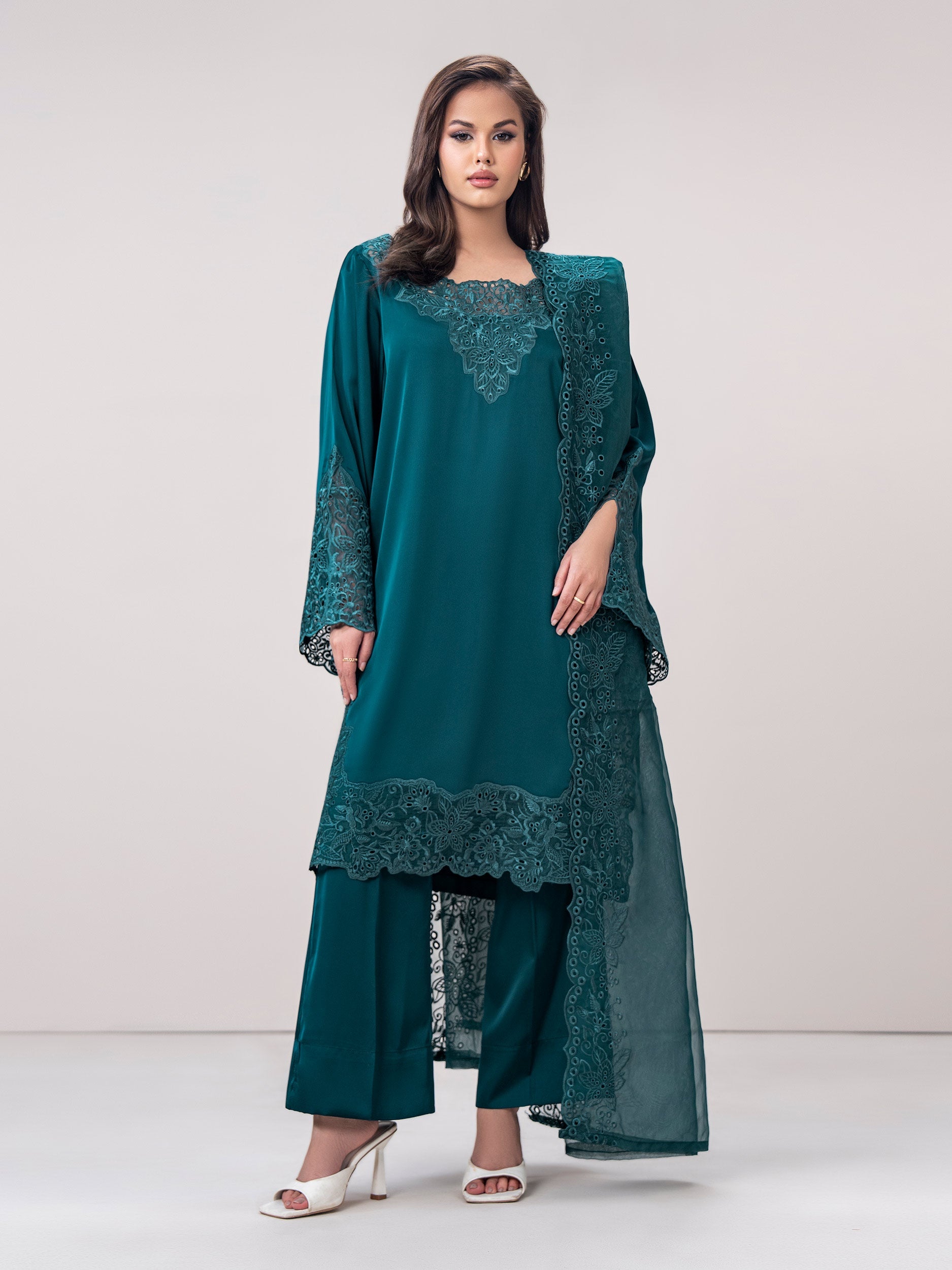 3-piece-grip-suit--embroidered-(pret)