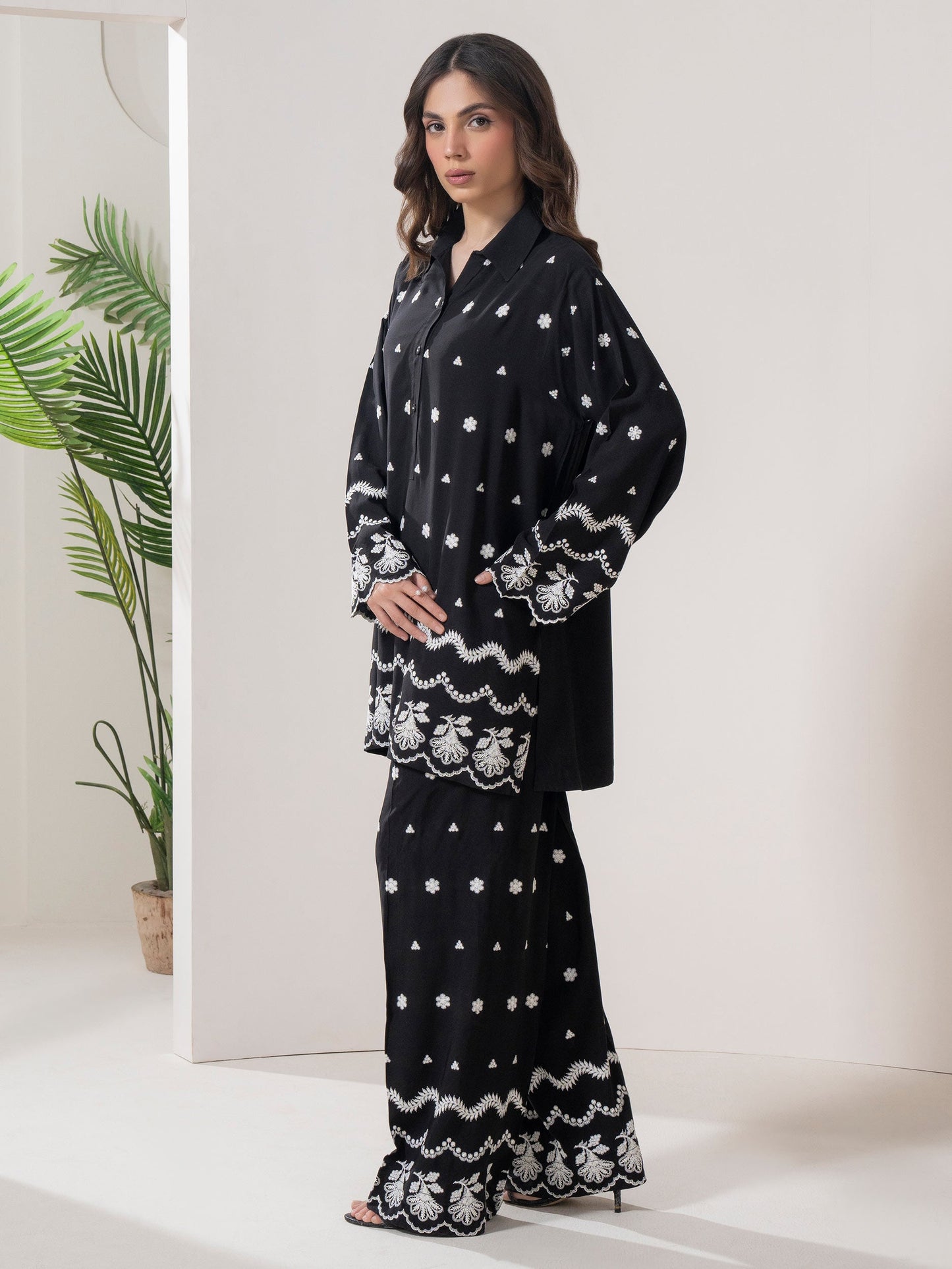 Linen  Co-Ord-Embroidered (Pret)
