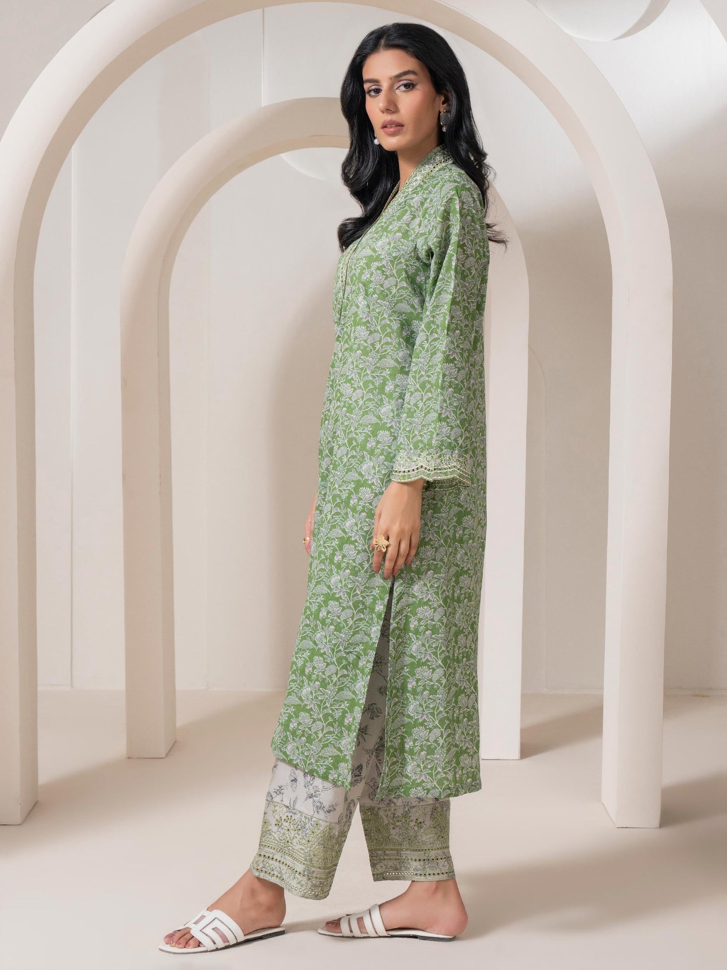 2 Piece Lawn Suit-Embroidered (Pret)