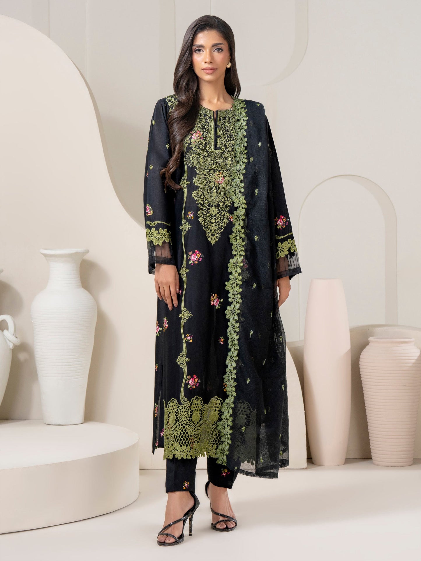 3 Piece Lawn Suit-Embroidered (Pret)
