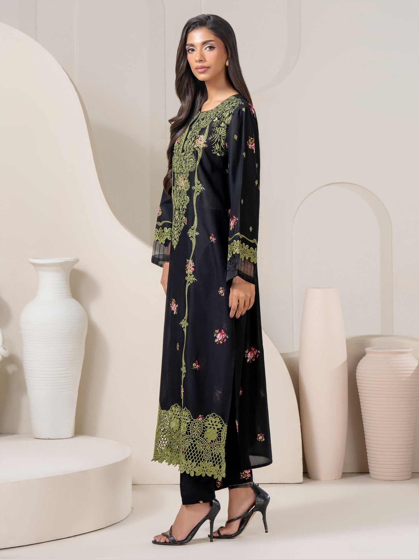 3 Piece Lawn Suit-Embroidered (Pret)