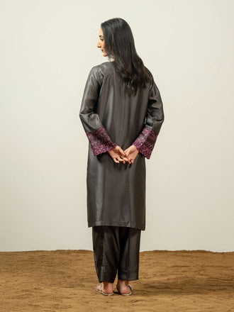 2-piece-silk-suit-embroidered-(pret)