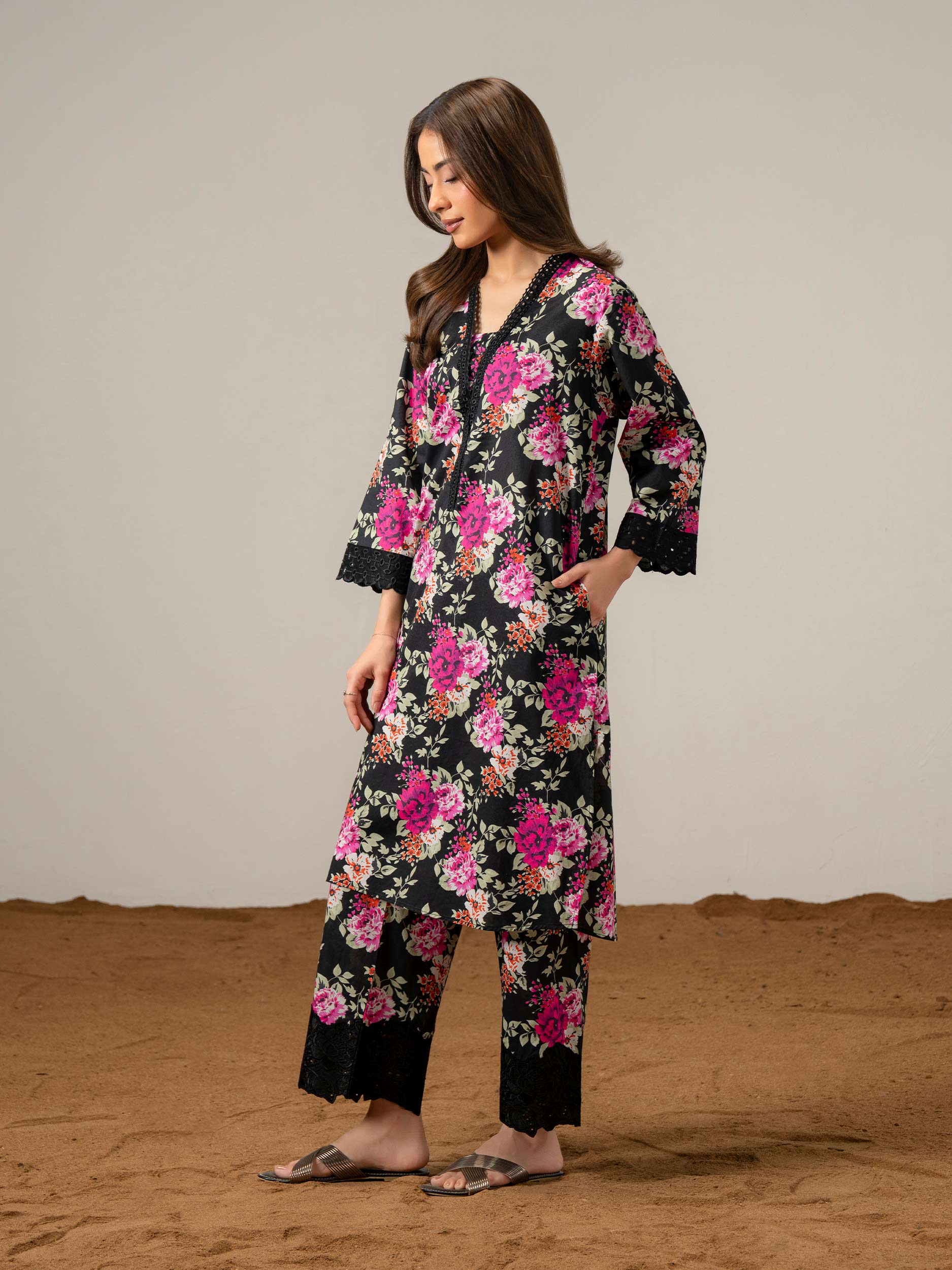 2-piece-cambric-suit-printed-(pret)