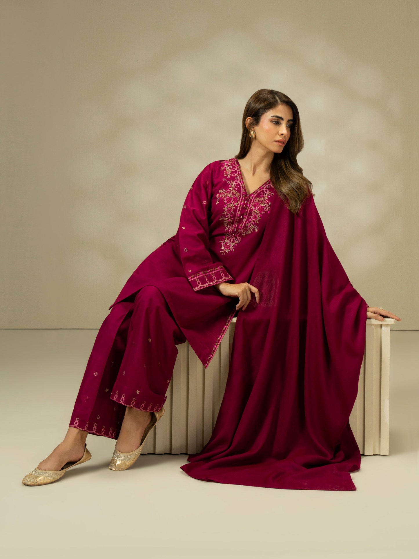 3 Piece Khaddar Suit-Embroidered (Pret)
