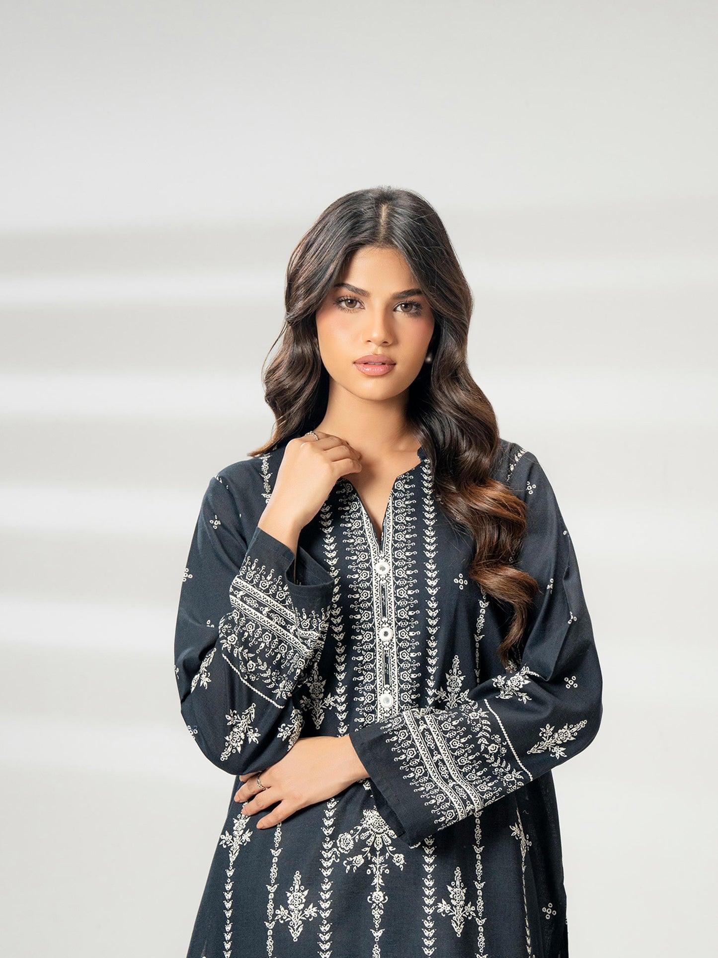 2 Piece Khaddar Suit-Printed (Pret)