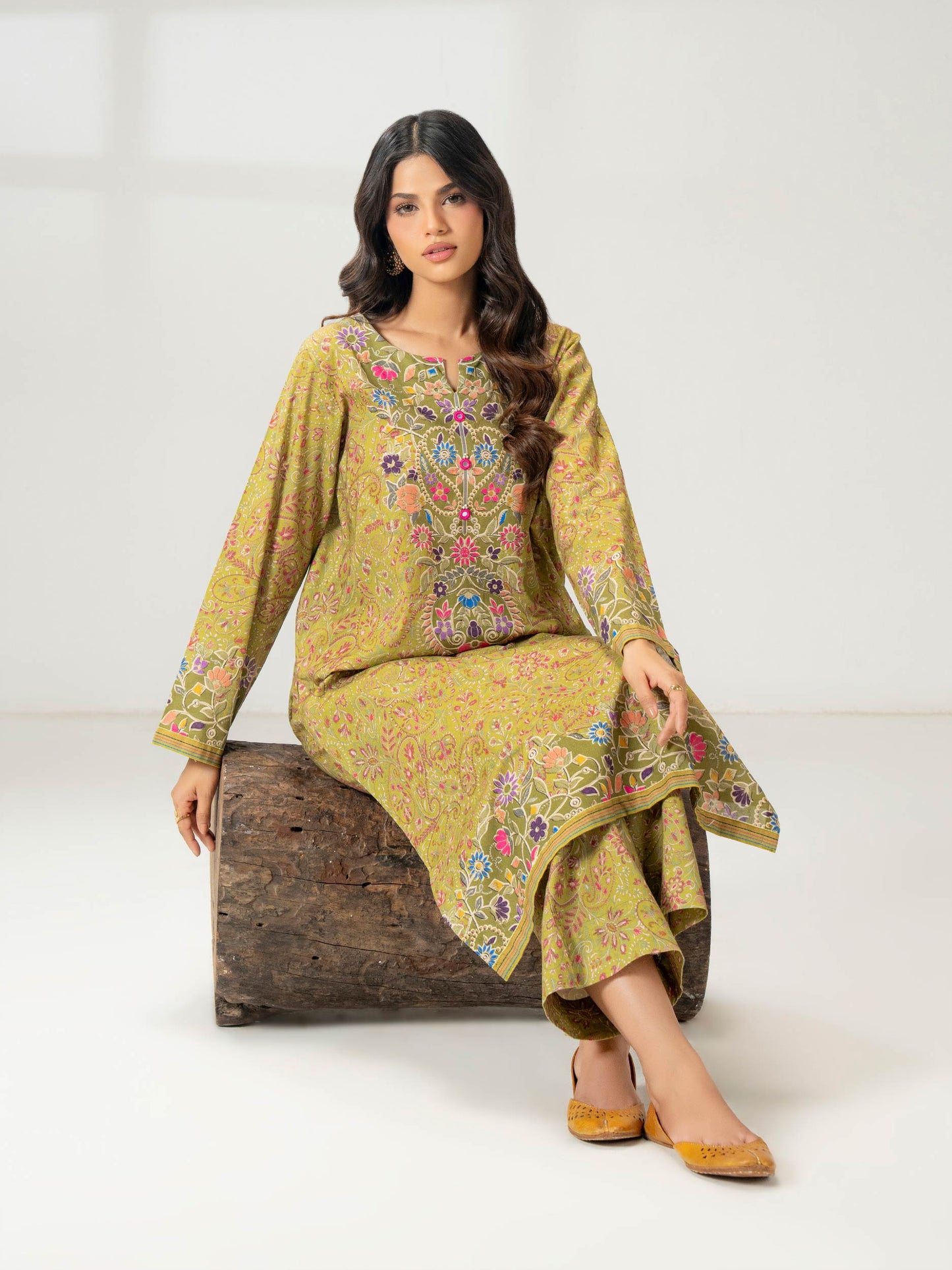 2 Piece Khaddar Suit-Printed (Pret)
