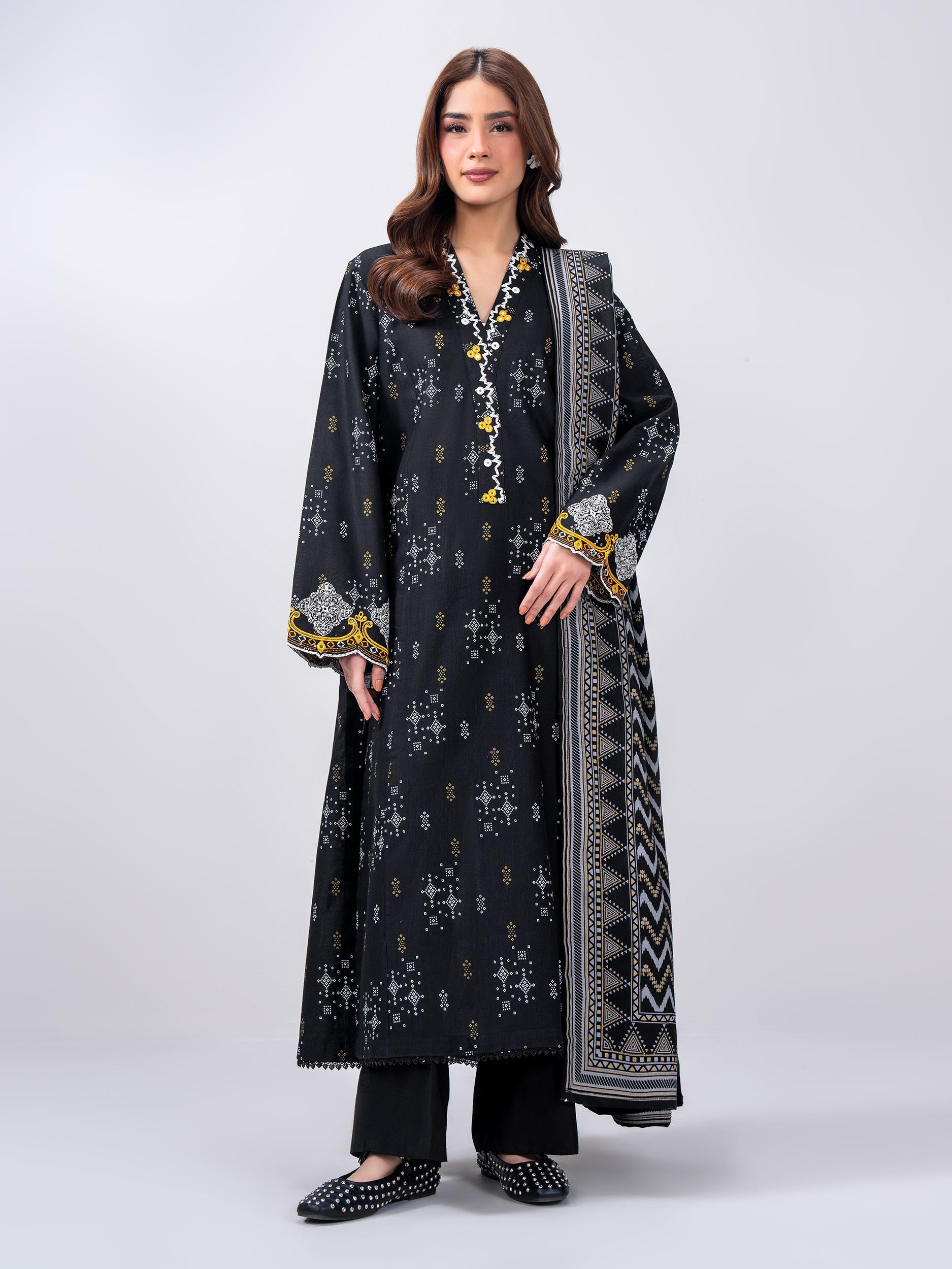 2-piece-slub-khaddar-suit--embroidered-(pret)