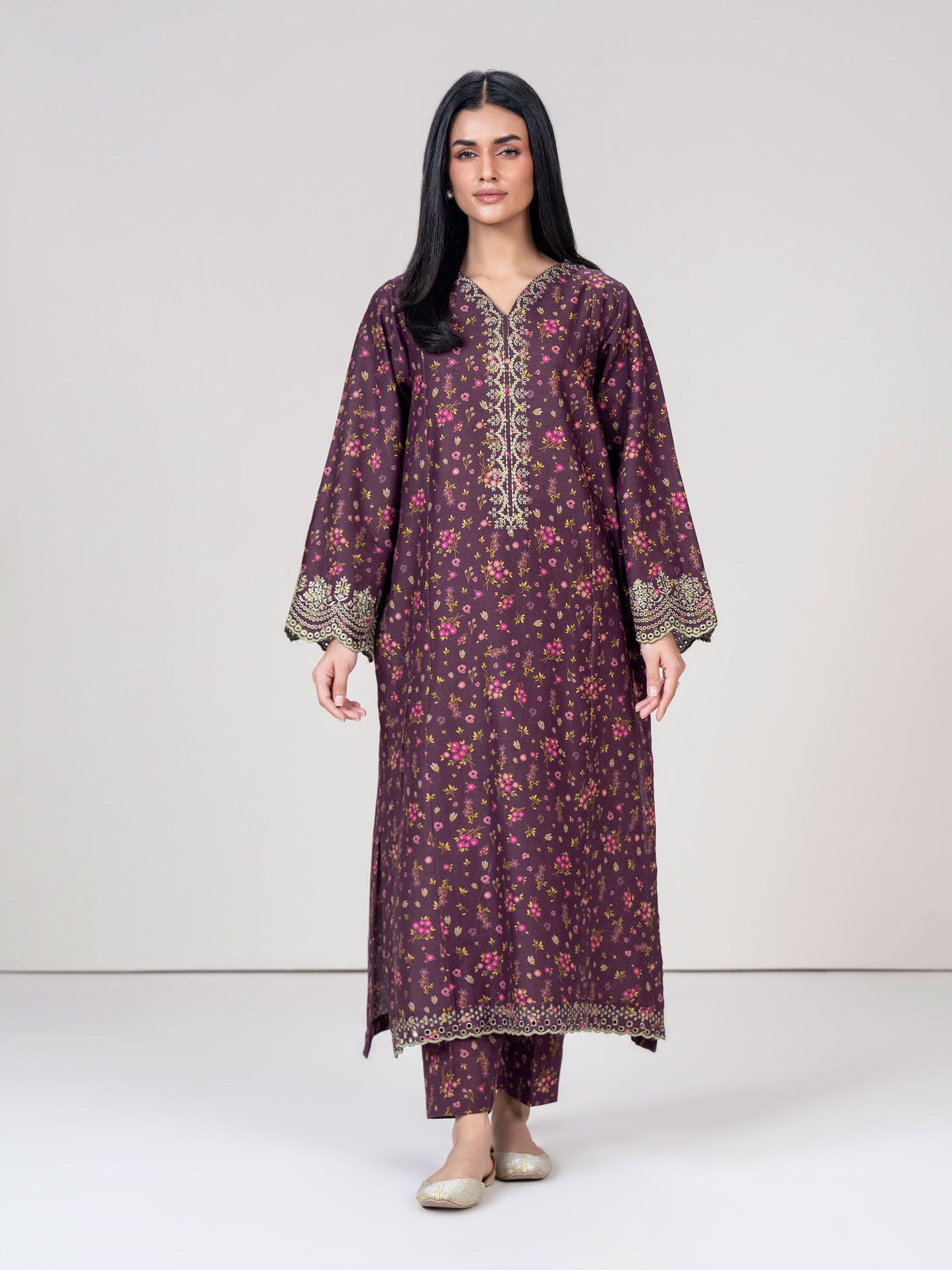 2 Piece Khaddar Suit- Embroidered (Pret)