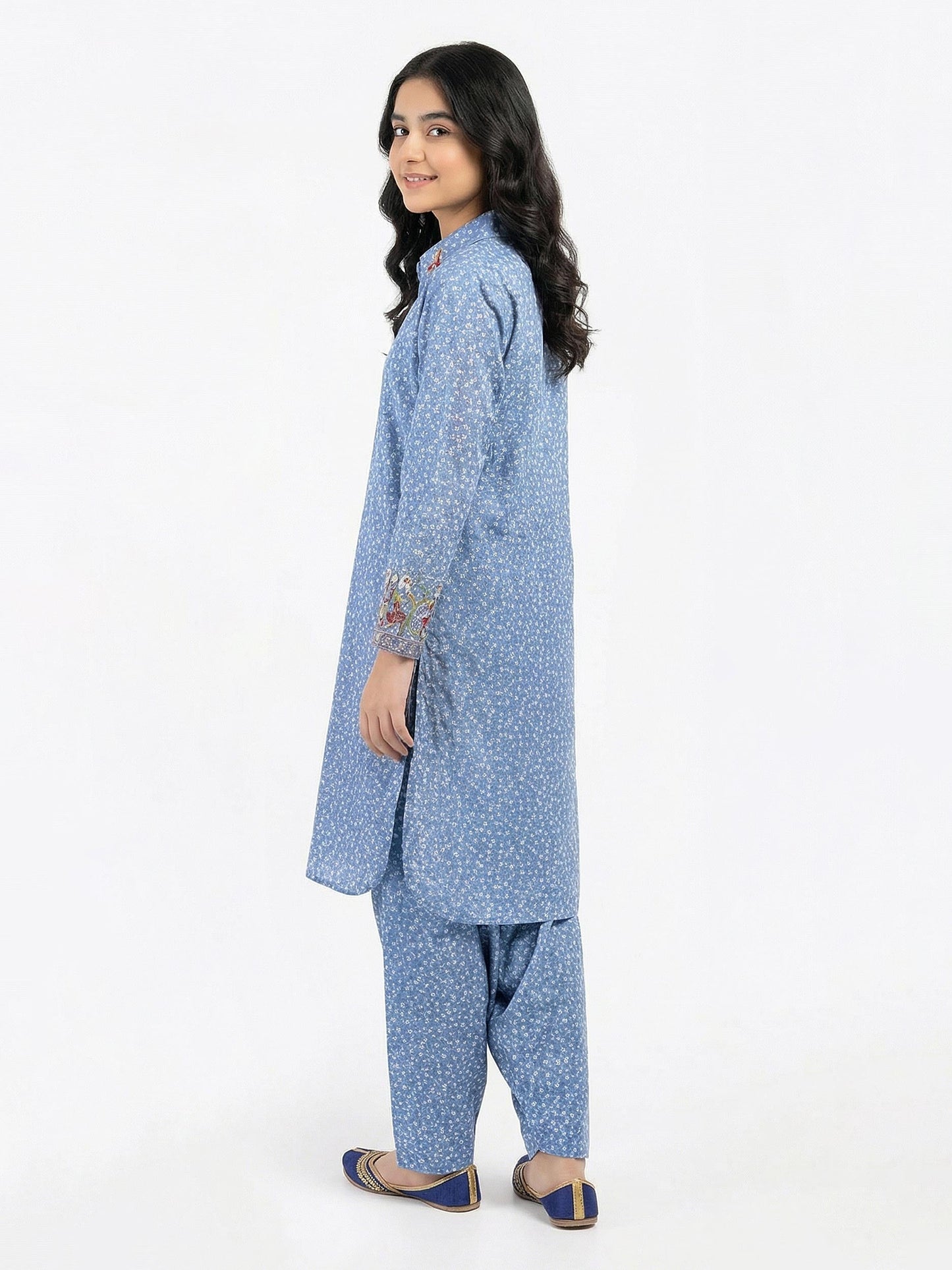 2 Piece Khaddar Suit- Embroidered (Pret)