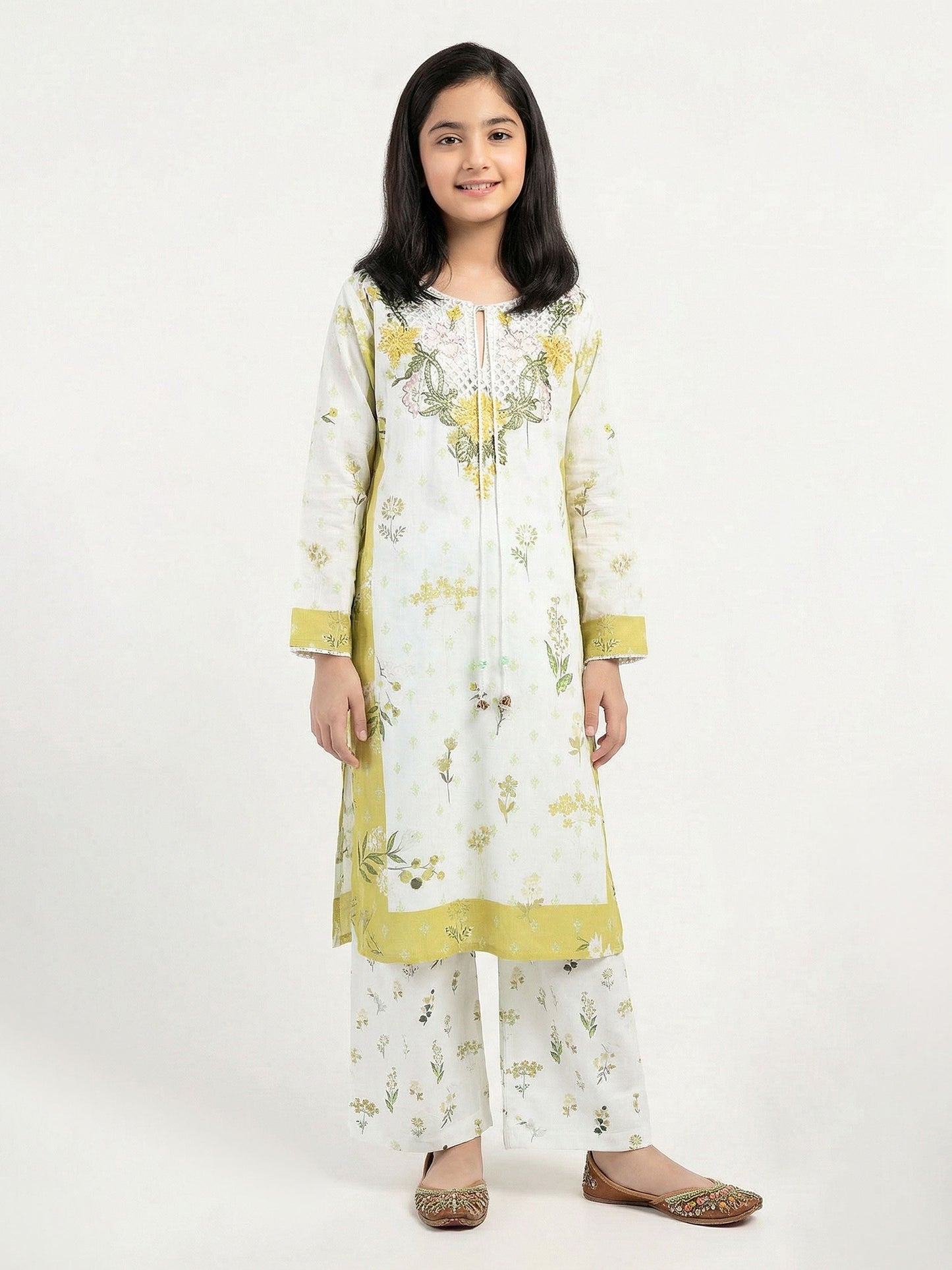 2 Piece Khaddar Suit- Embroidered (Pret)