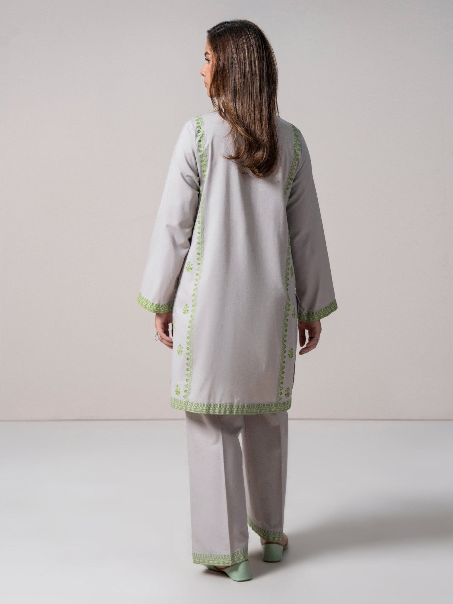 2 Piece Khaddar Suit- Embossed (Pret)