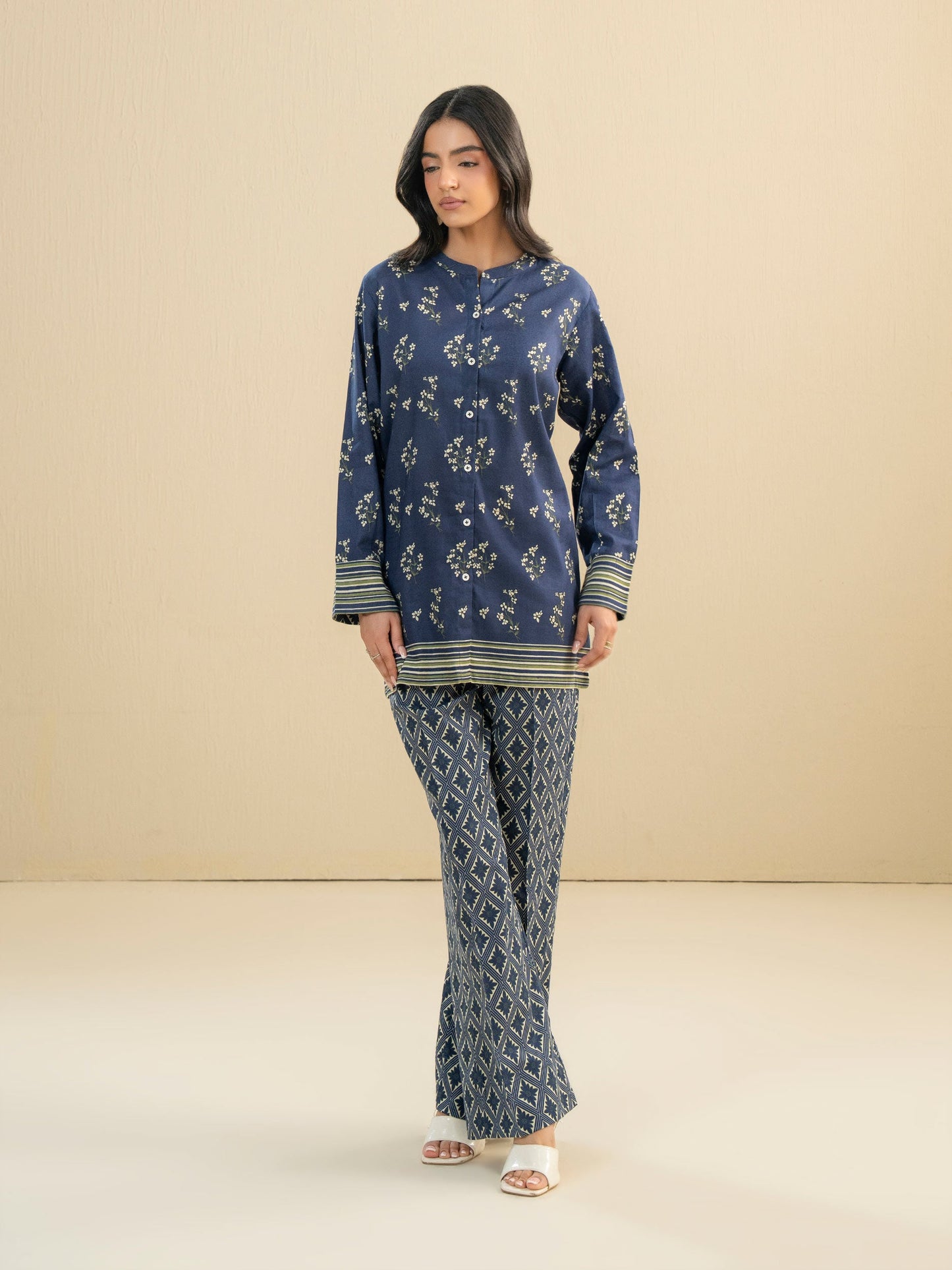 2 Piece Khaddar Suit-Printed (Pret)