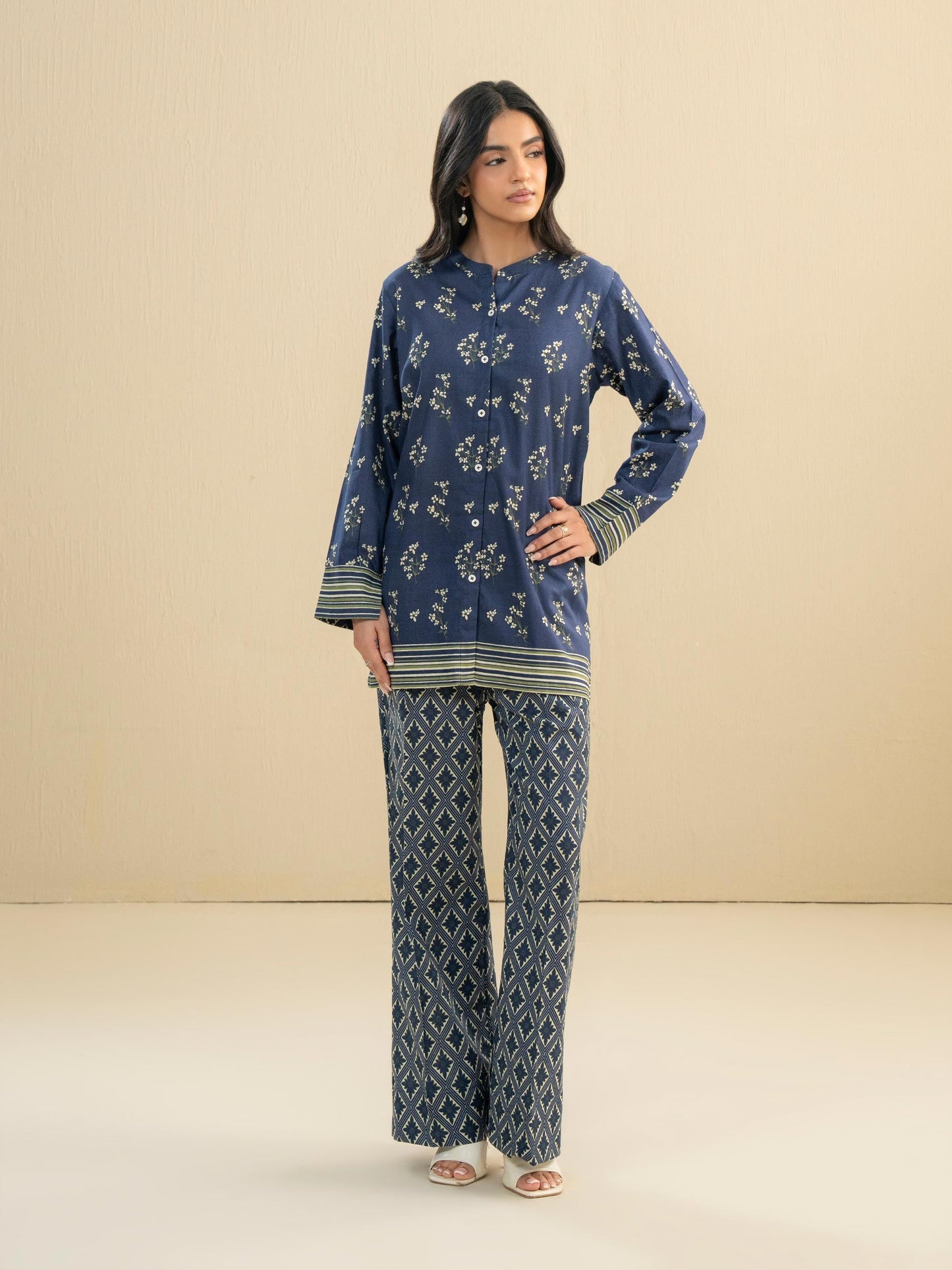 2 Piece Khaddar Suit-Printed (Pret)