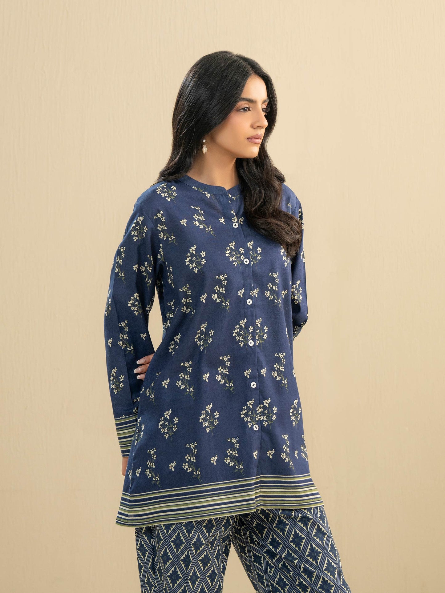2 Piece Khaddar Suit-Printed (Pret)