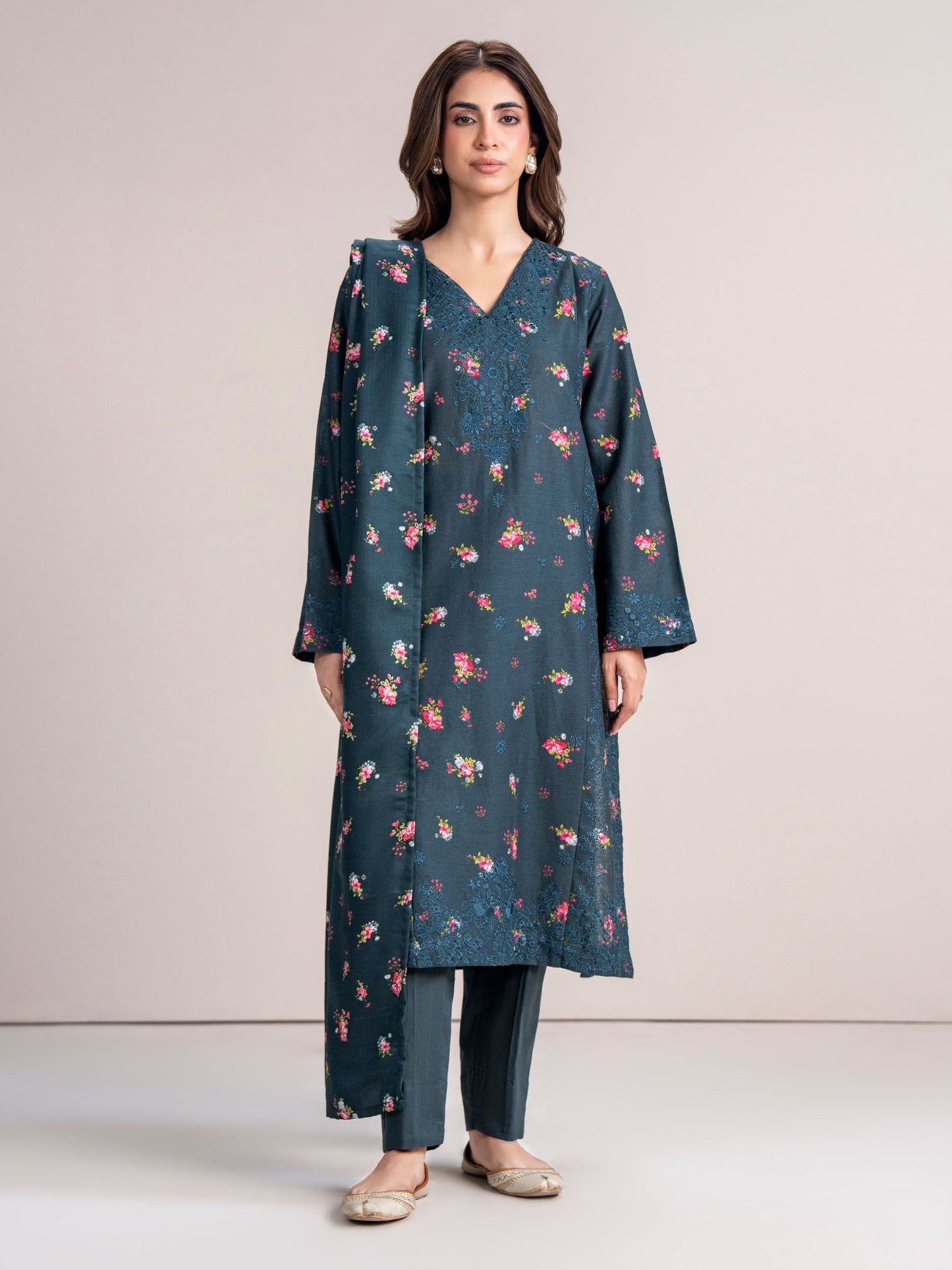 3 Piece Khaddar Suit- Embroidered (Pret)