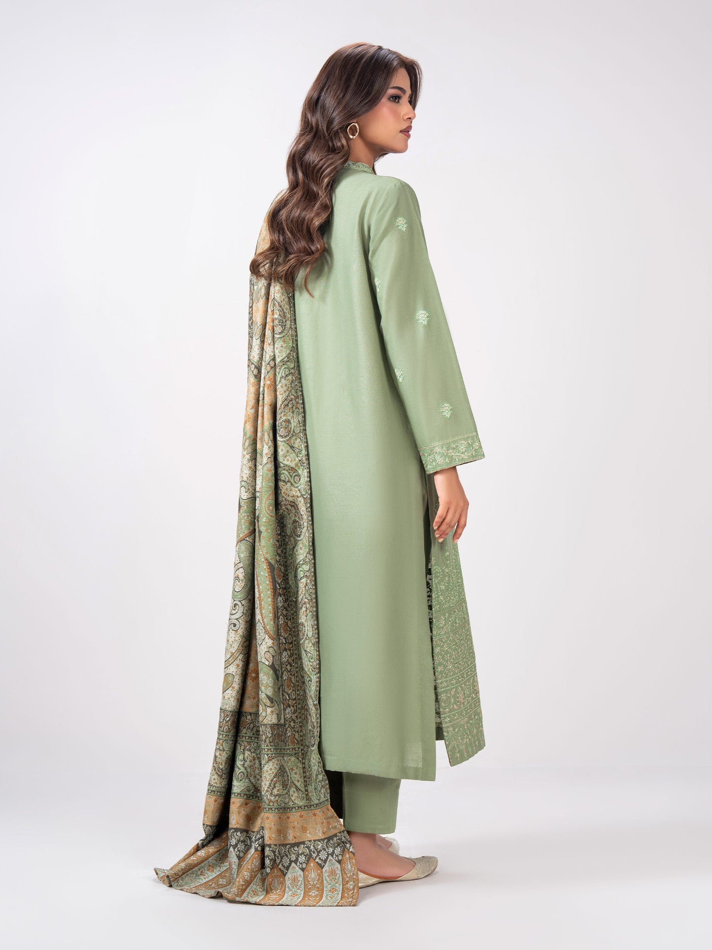 3 Piece Khaddar Suit- Embroidered (Pret)