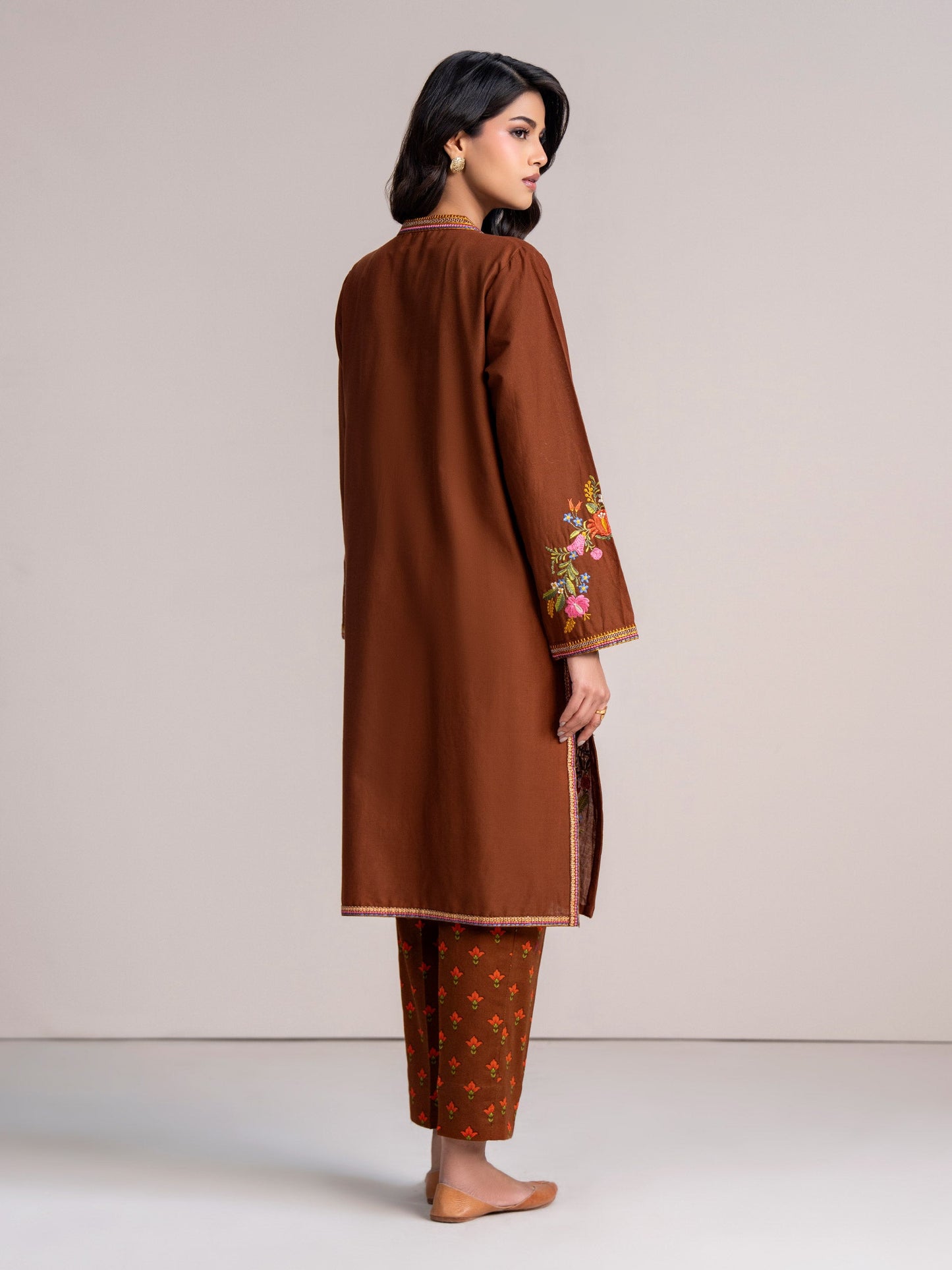 2-Piece Khaddar Suit-Embroidered (Pret)