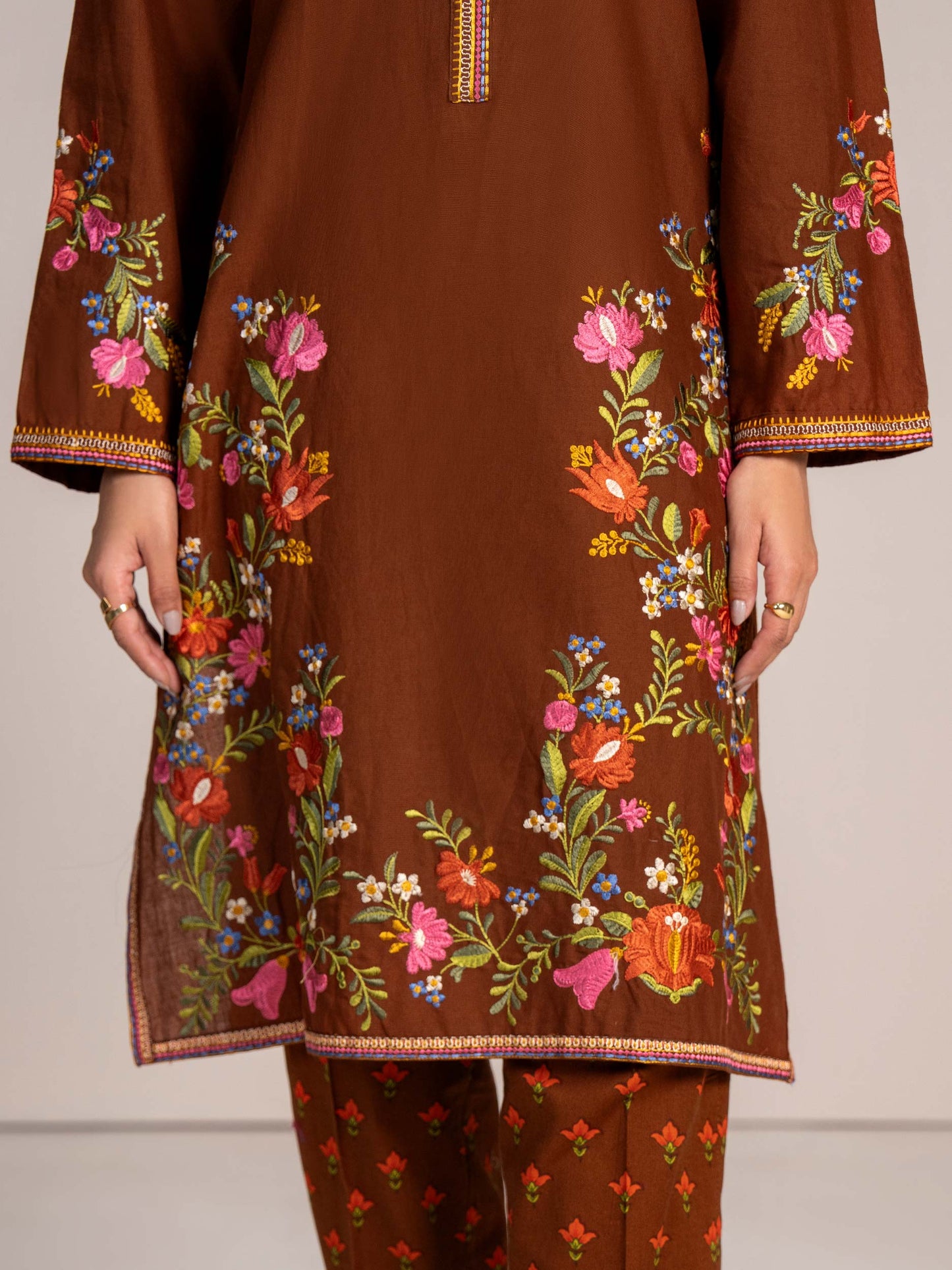 2-Piece Khaddar Suit-Embroidered (Pret)