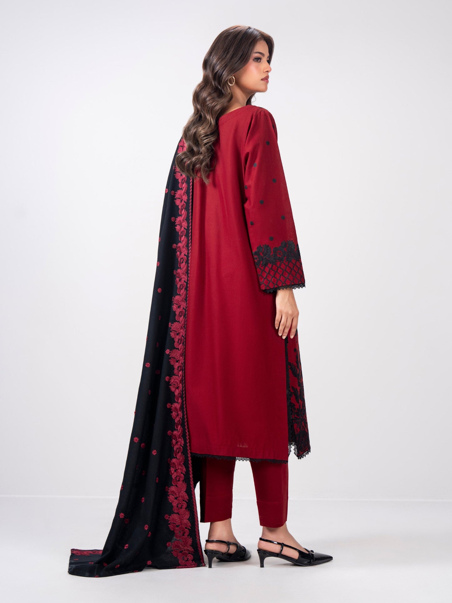 3 Piece Khaddar Suit- Embroidered (Pret)
