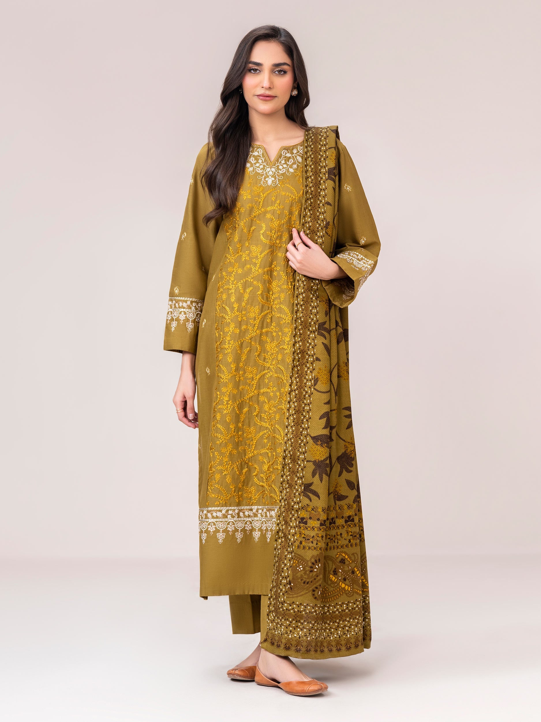 3-piece-khaddar-suit--embroidered-(pret)