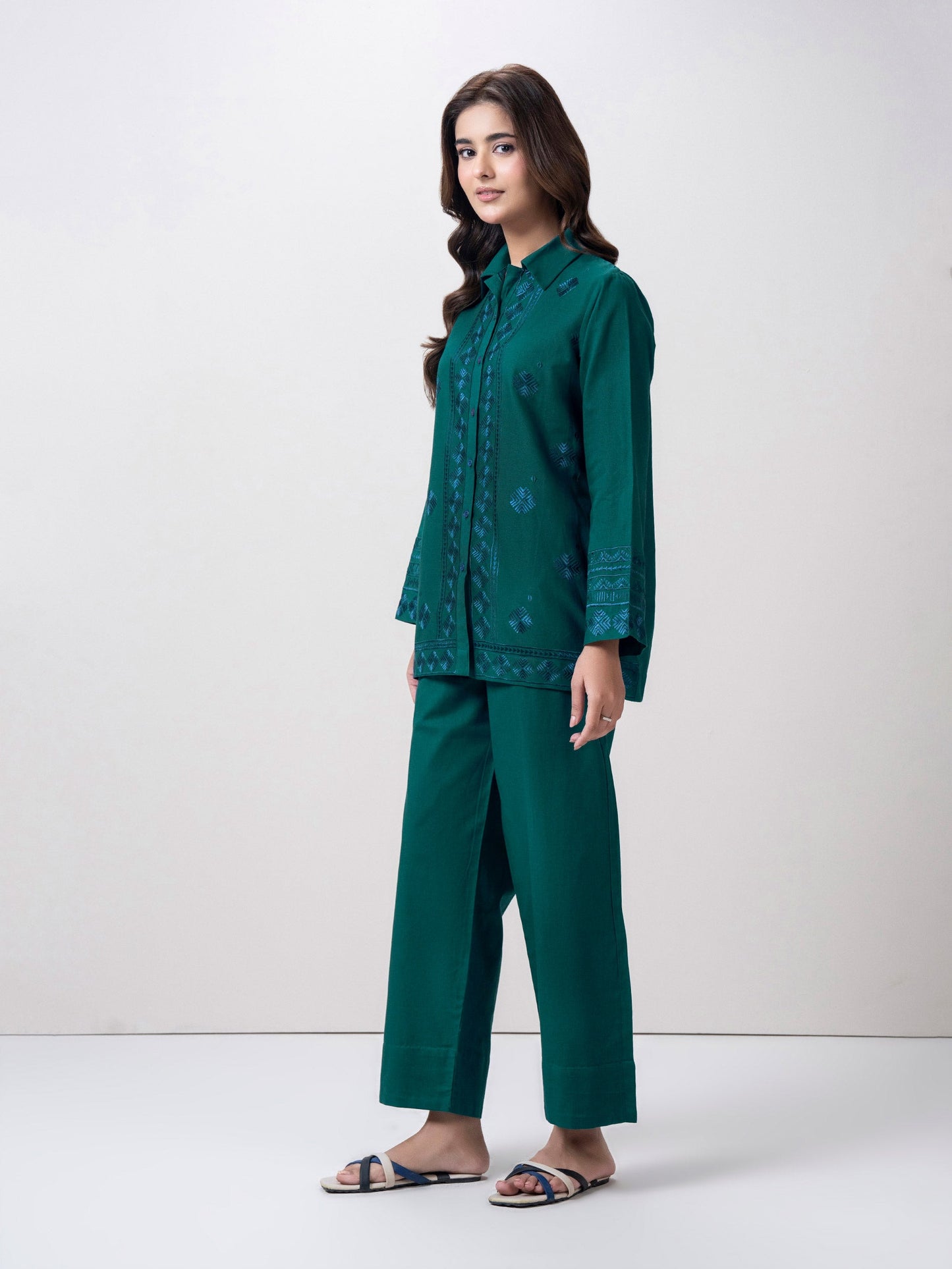 Khaddar Co-ord Set- Embroidered