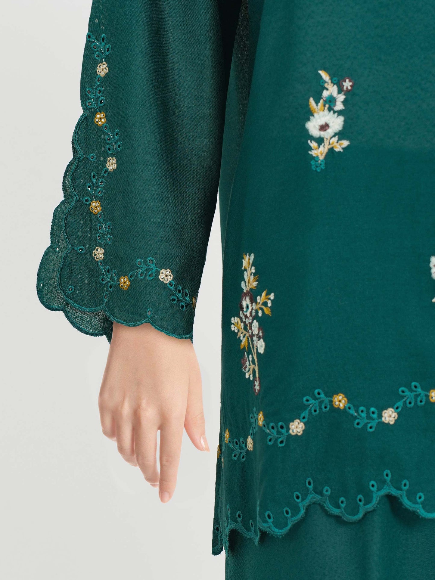 Karandi Co-ord set- Embroidered