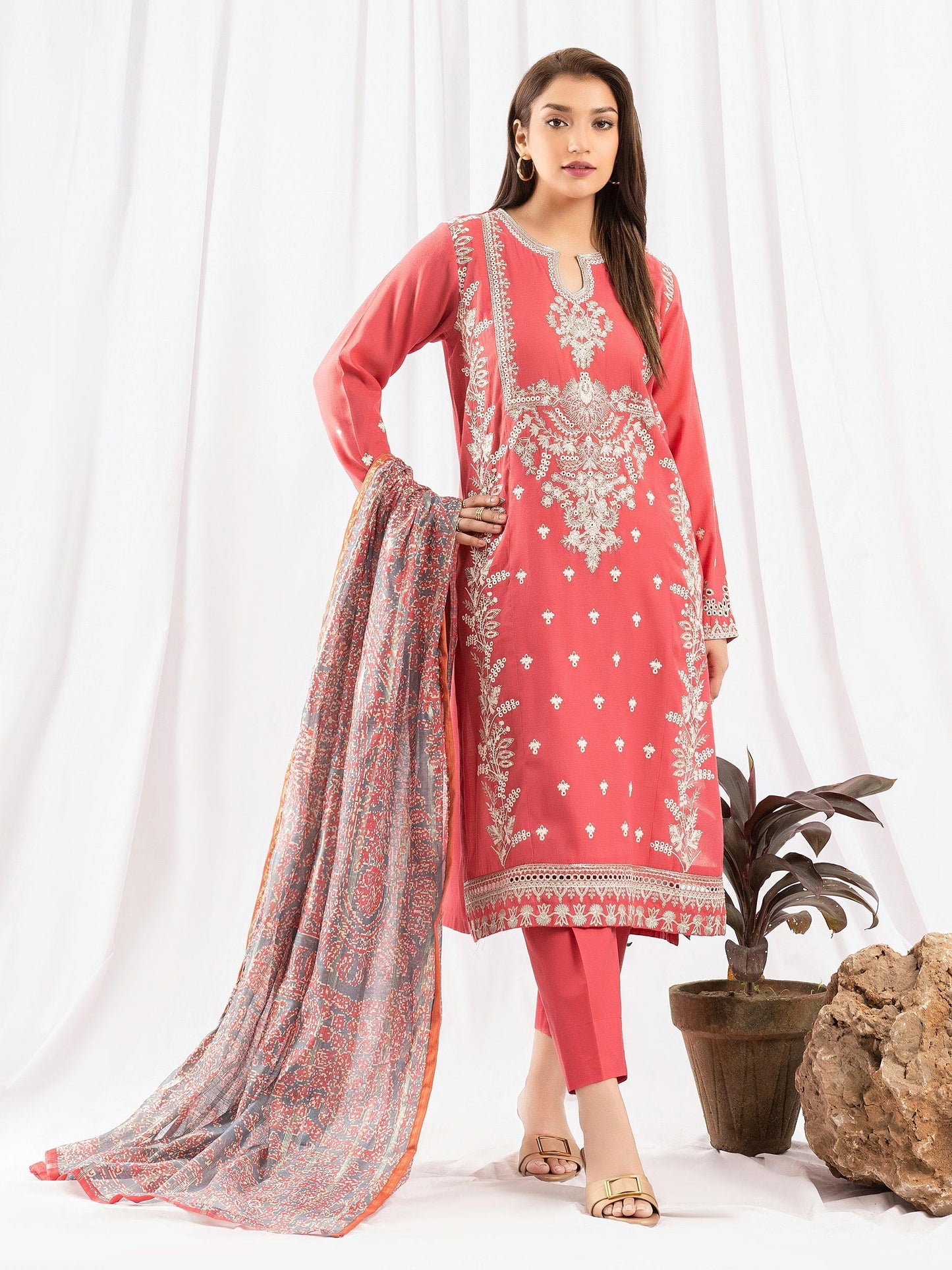 3 Piece Lawn Suit-Embroidered (Pret)