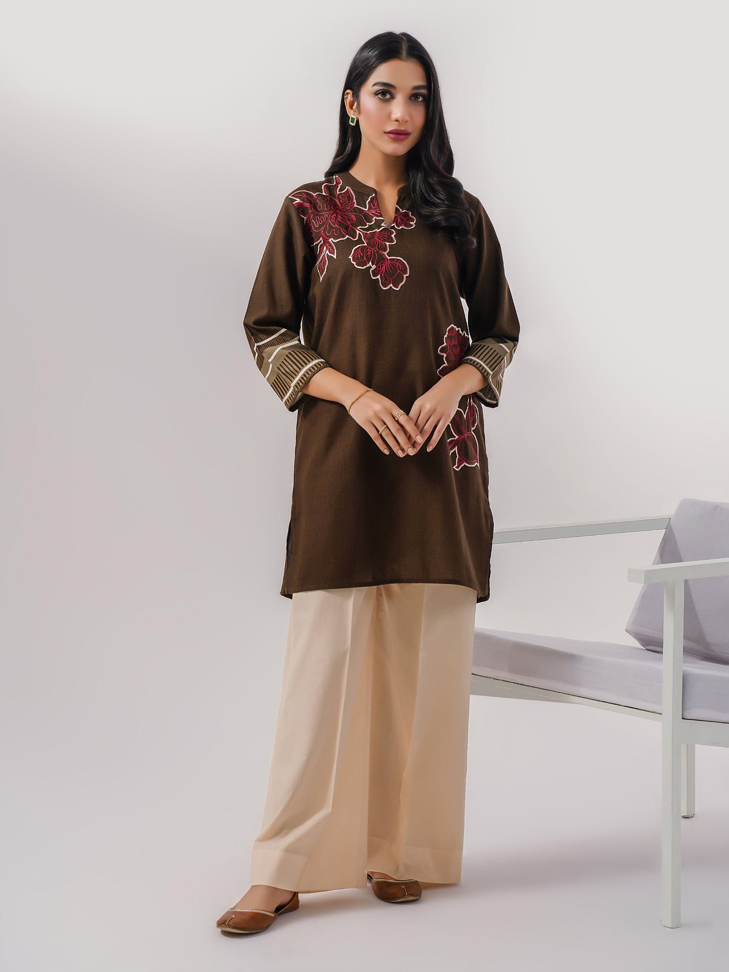 Slub Khaddar Shirt-Embroidered(Pret)